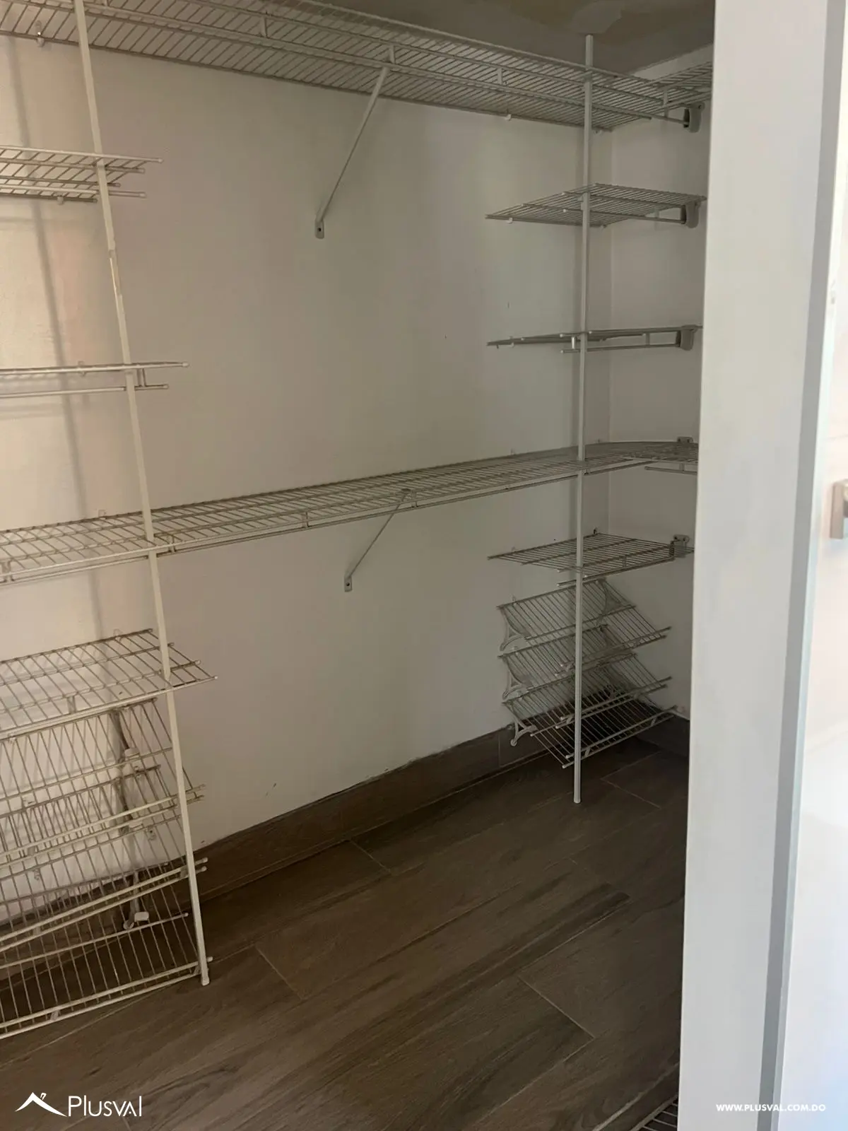 Se alquila apartamento amplio de 3 habitaciones amueblado 502344