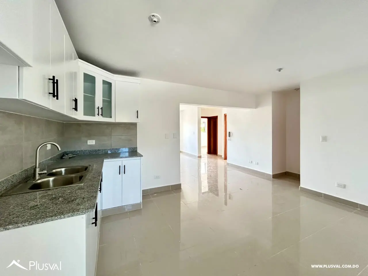 Se vende apartamento en La Vega Tercer nivel con terraza privada 531821