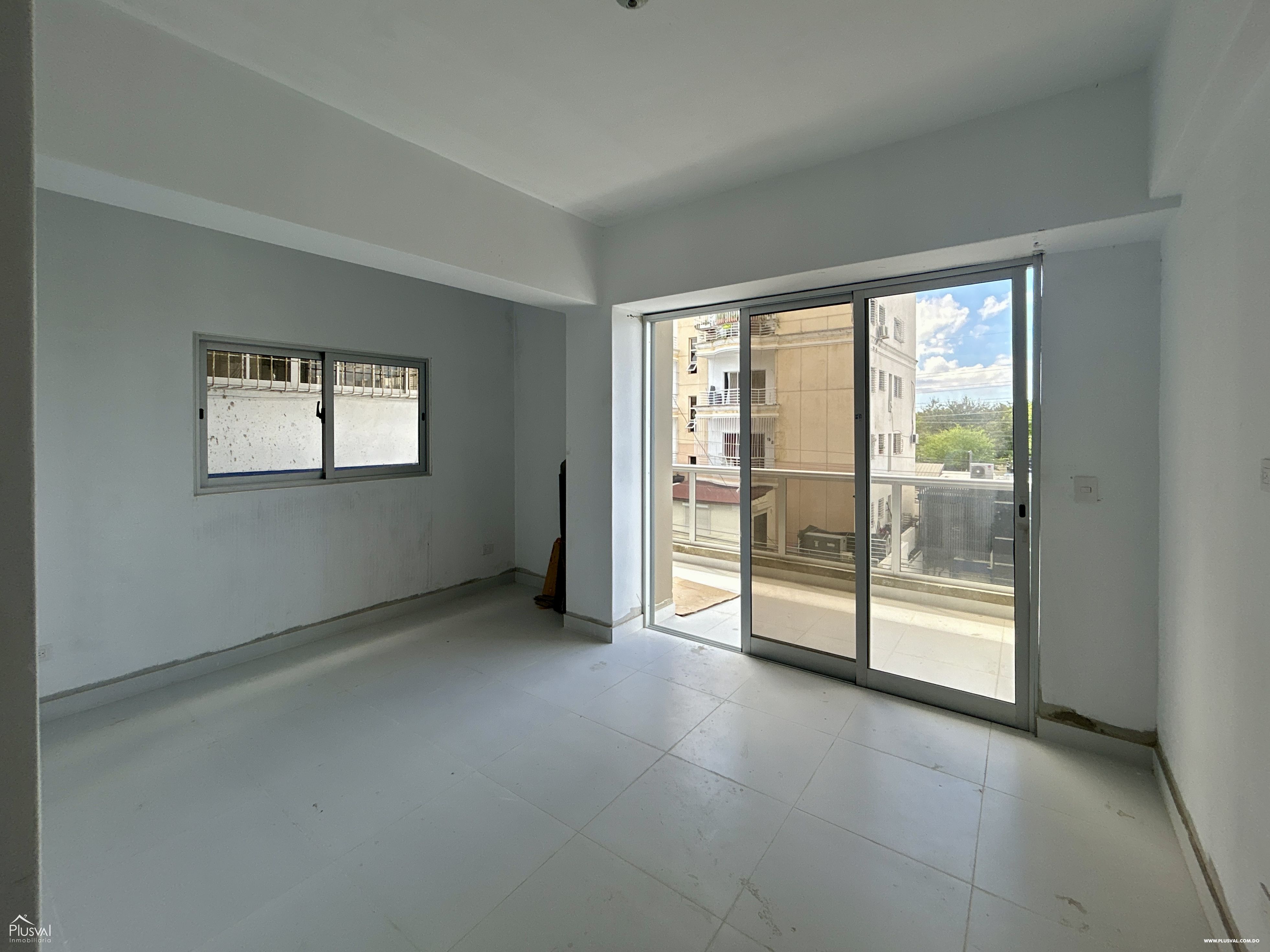 Apartamento en venta de 3 habitaciones mas family room en Mirador Norte 433447