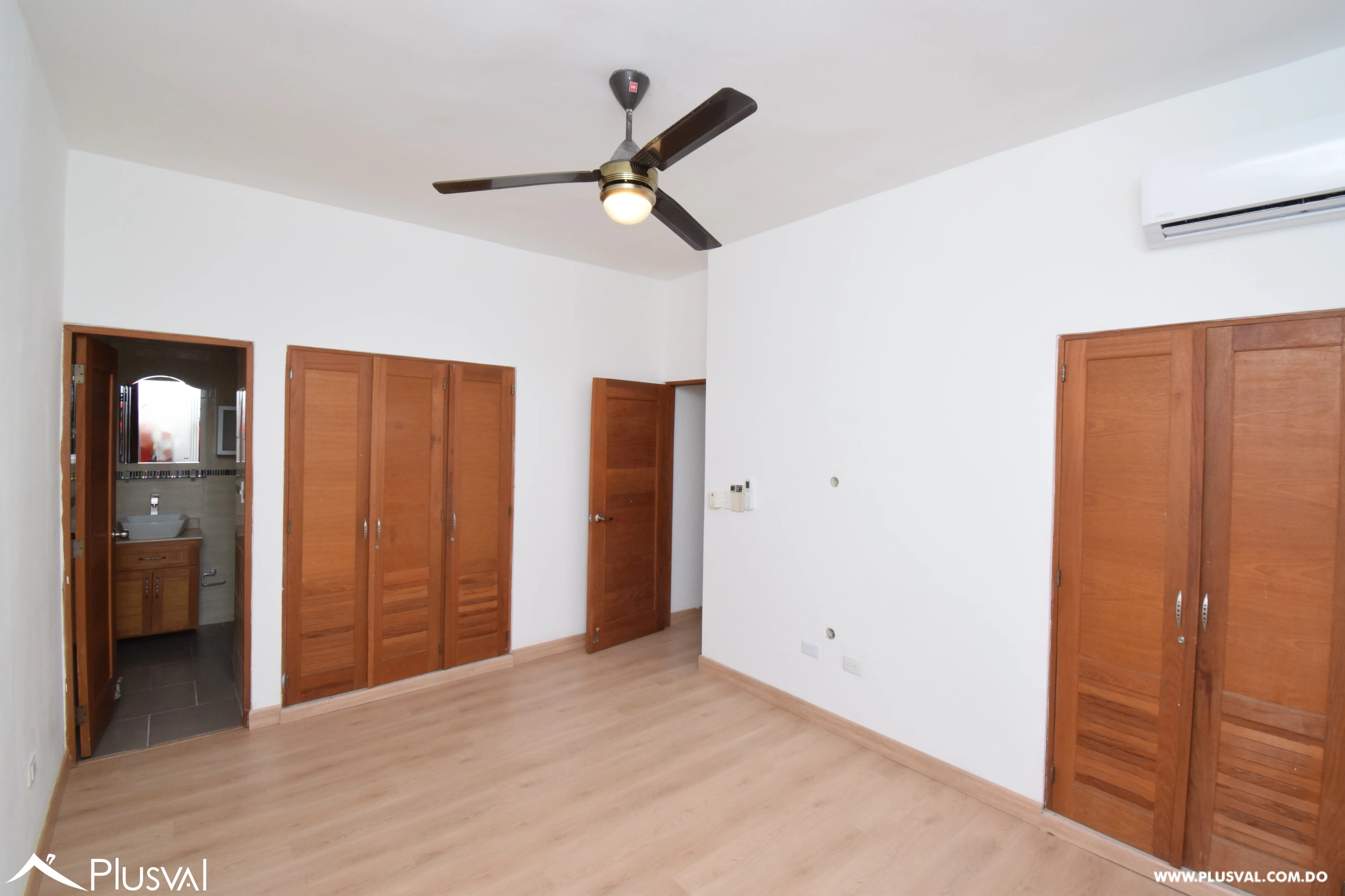 Apartamento en alquiler vacío con excelente ubicación. 468035