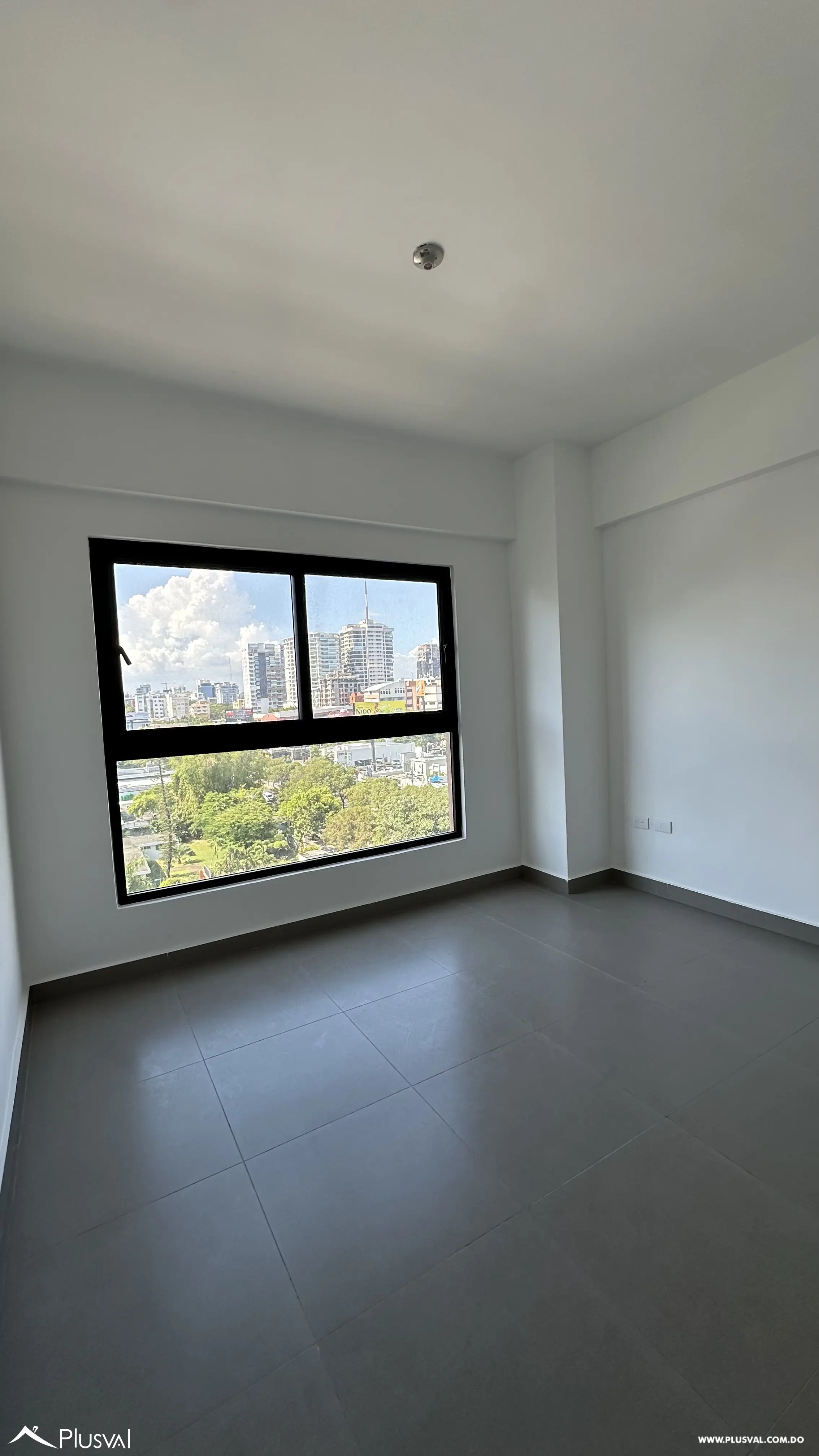Apartamento en renta en Bella Vista 3 habitaciones, 2 parqueos y áreas sociales 462864