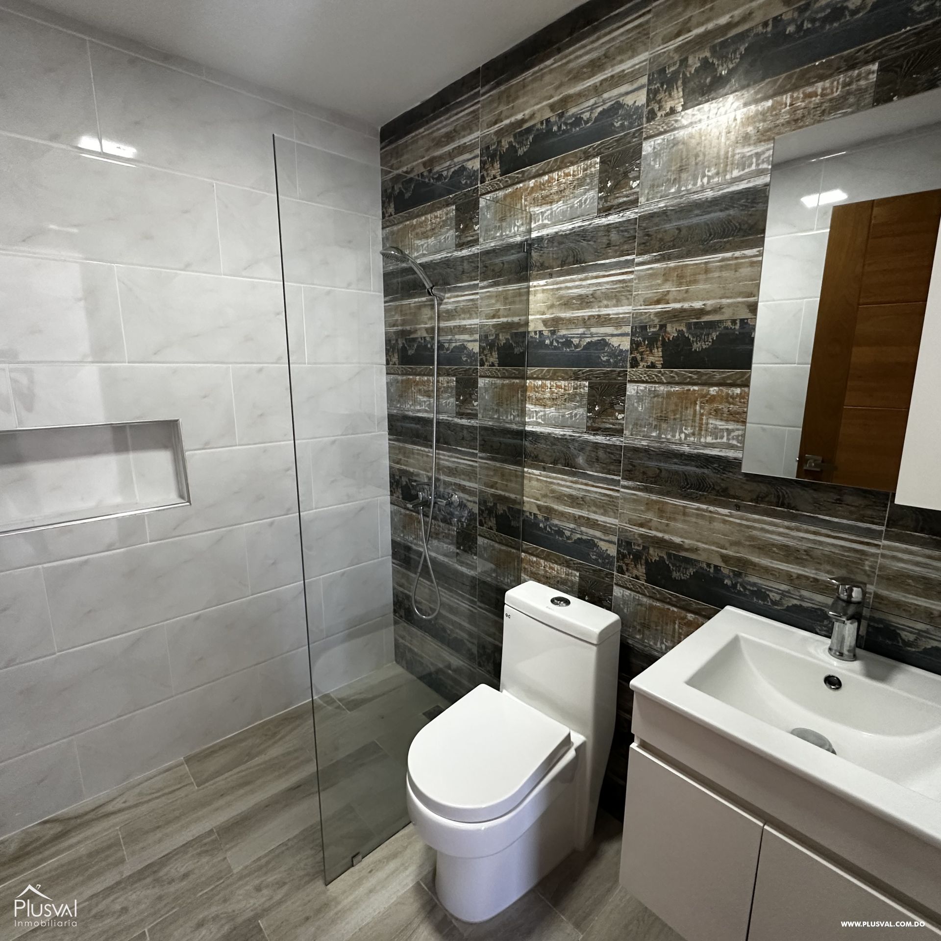 Cómodo apartamento de 2 habitaciones en el centro de Naco 440431