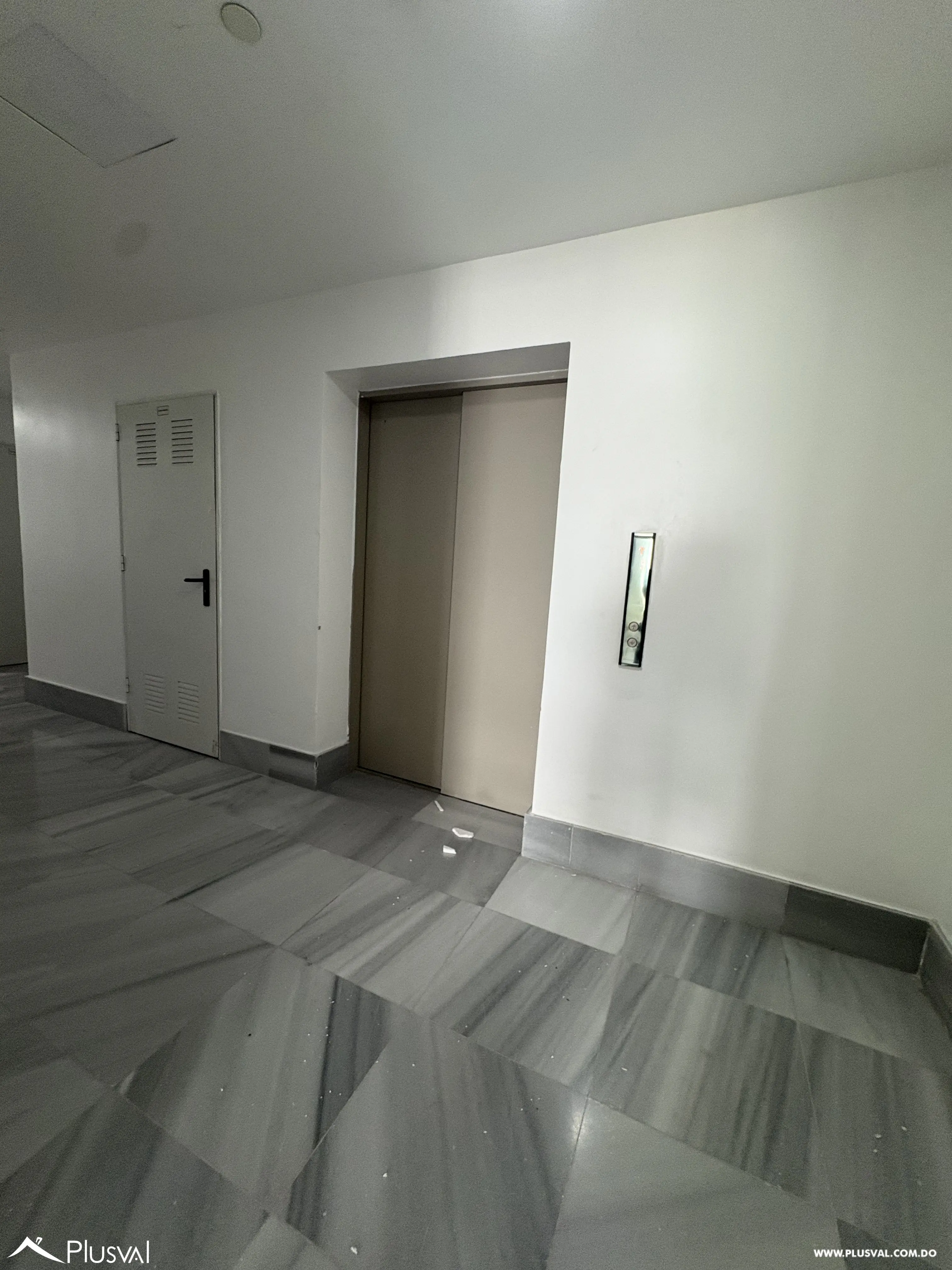 Lujoso apartamento en venta en plena Anacaona en piso alto 482003