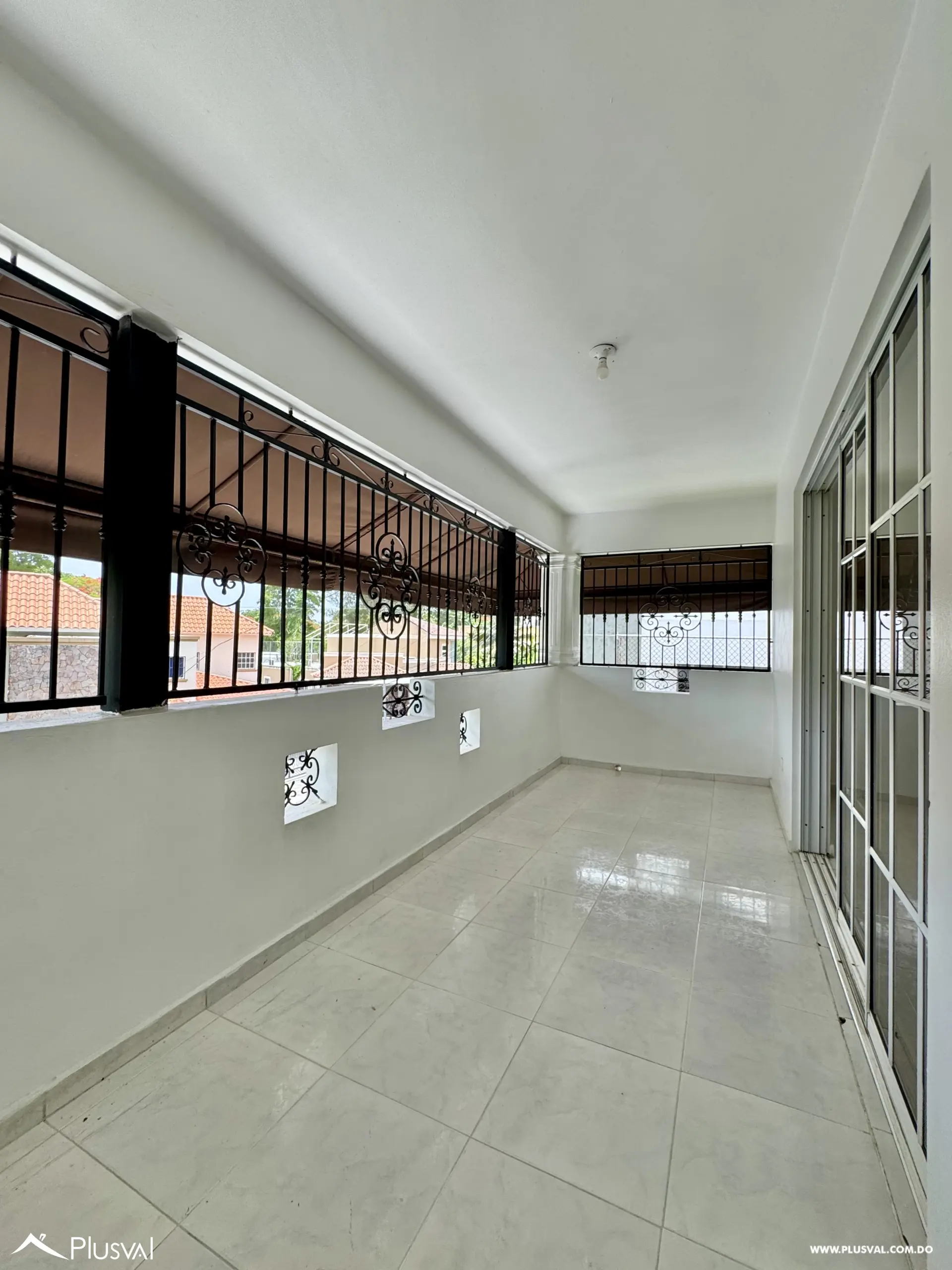 Alquilo Hermosa Casa de 2 Niveles en Resicencial El Ducado- Altos de Arroyo Hondo 518218