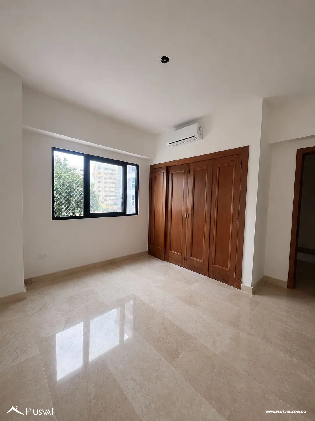 Apartamento en alquiler con de 3 habitaciones más estudio en la esperilla 509696