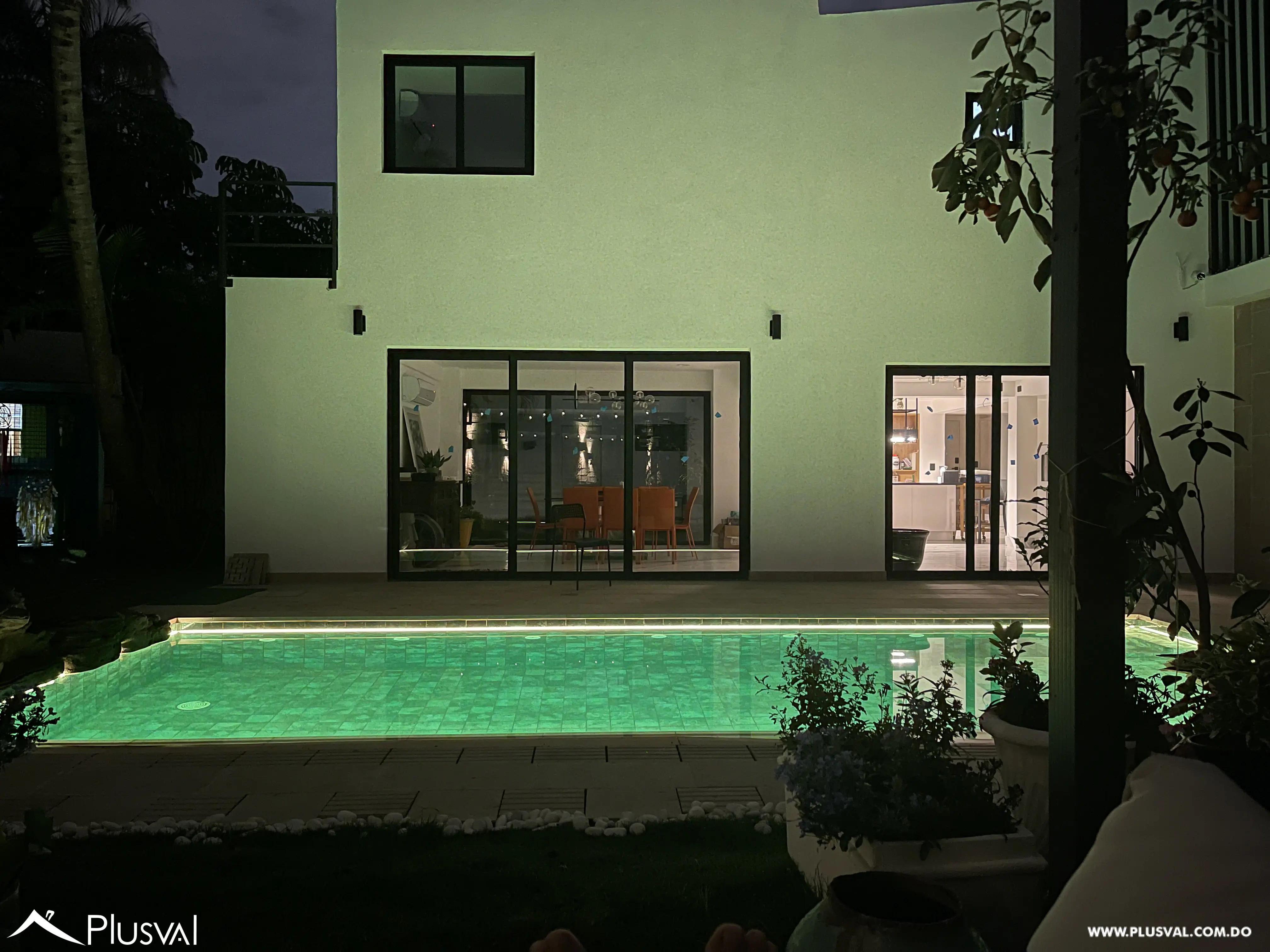 Casa Inteligente con Paneles Solares, Tesla Powerwall y Piscina en Las Praderas 488008