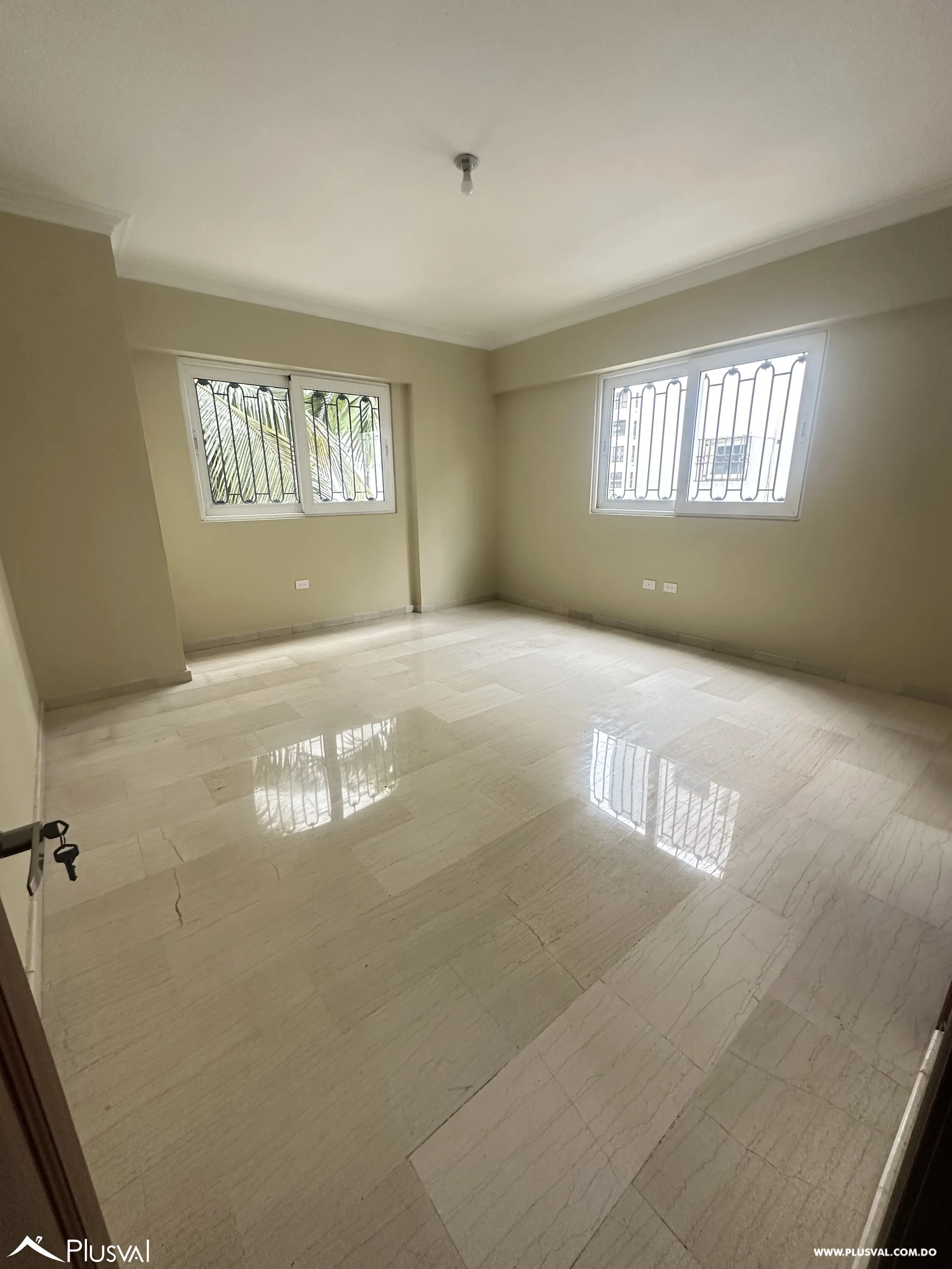 Apartamento en alquiler en Naco de 225mts. 519983