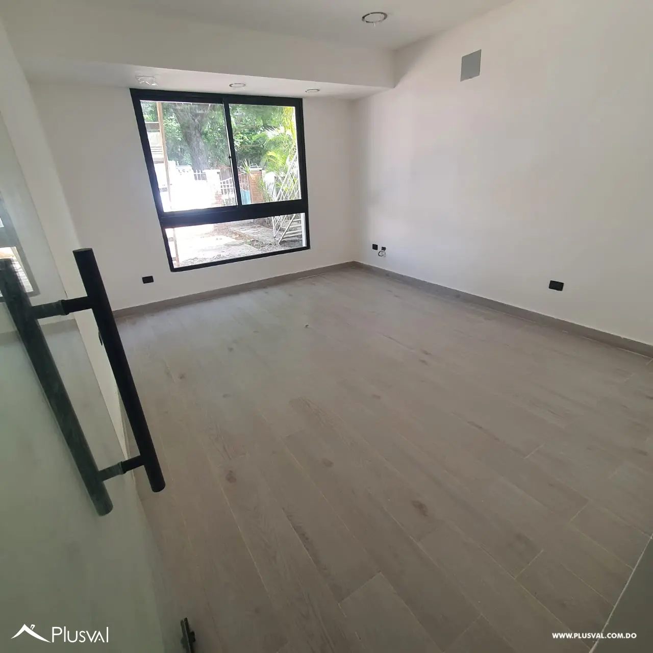 Se Alquila Local Nuevo en Zona universitaria 461543