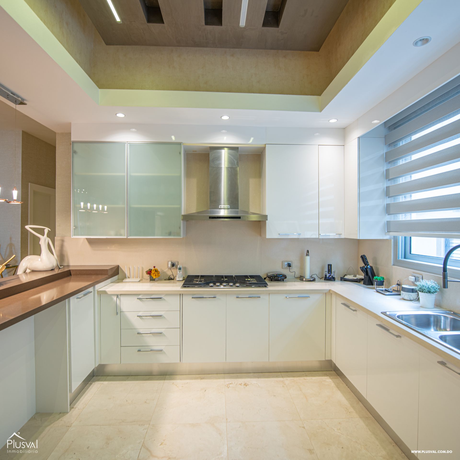 Apartamento Amueblado de Lujo con Terraza y 3 Hab. en Piantini 447569