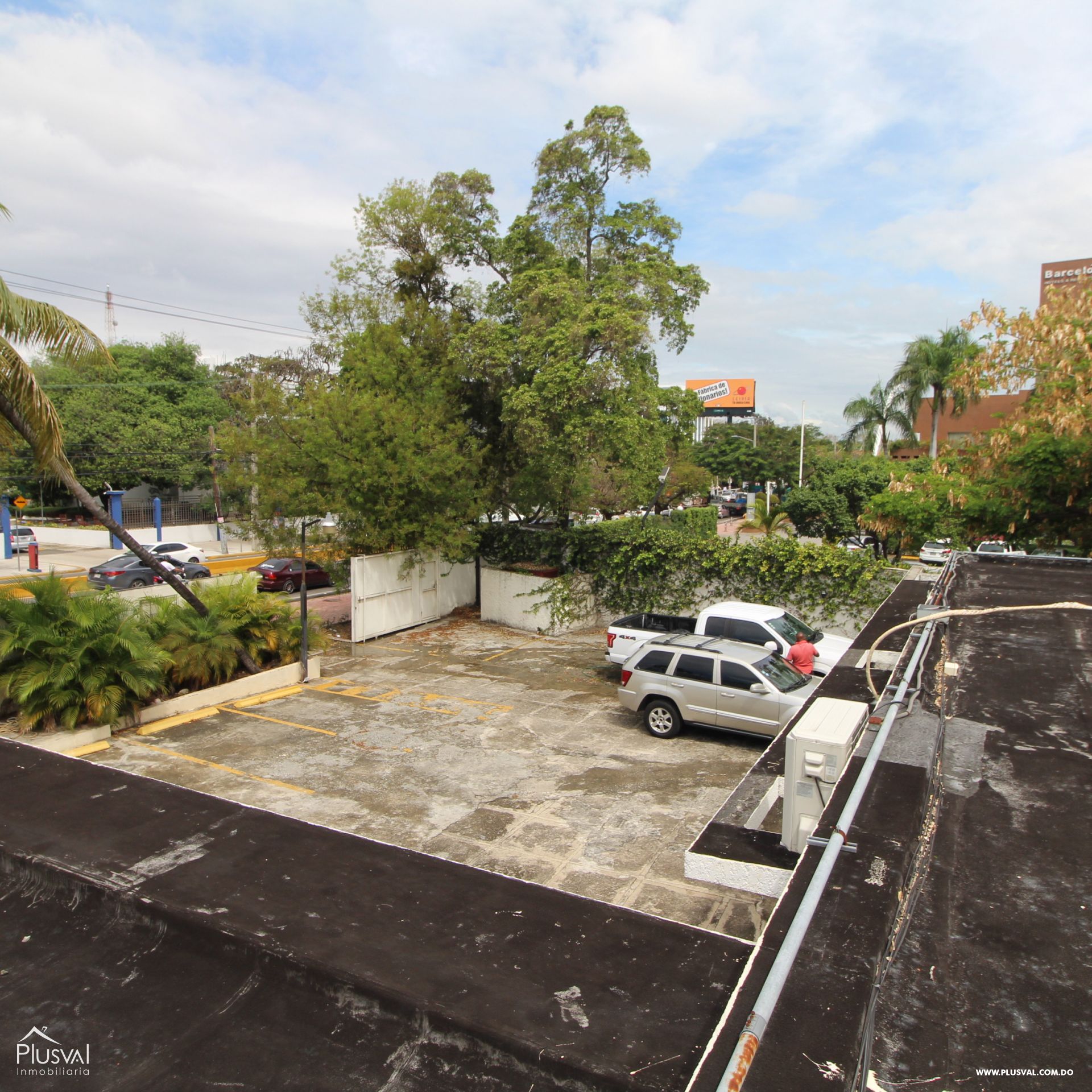 Amplio terreno en venta  ubicado en la Máximo Gómez . 209988
