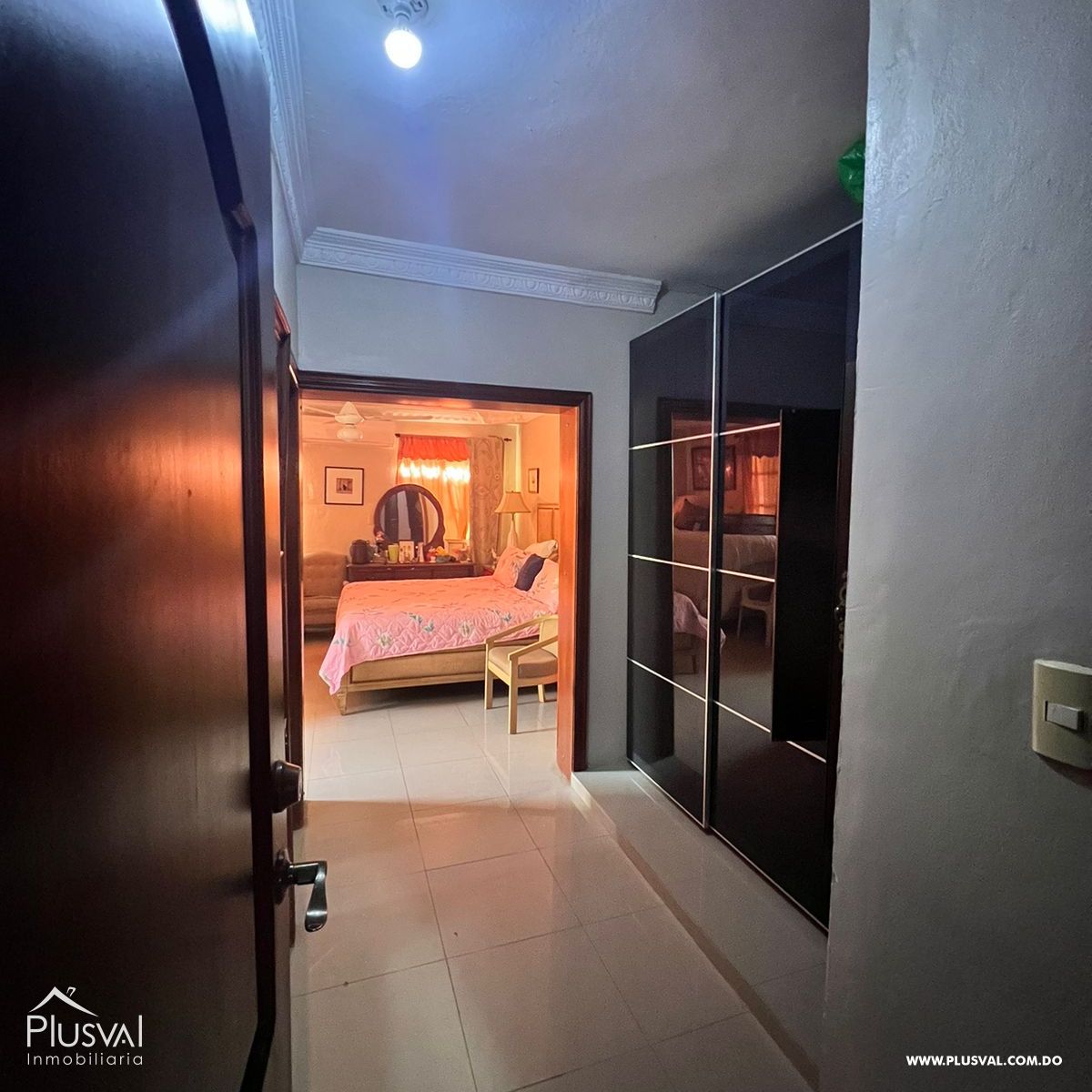 Casa en venta en Santo Domingo Este, mas una segunda casa con jacuzzi en el segundo piso. 381762