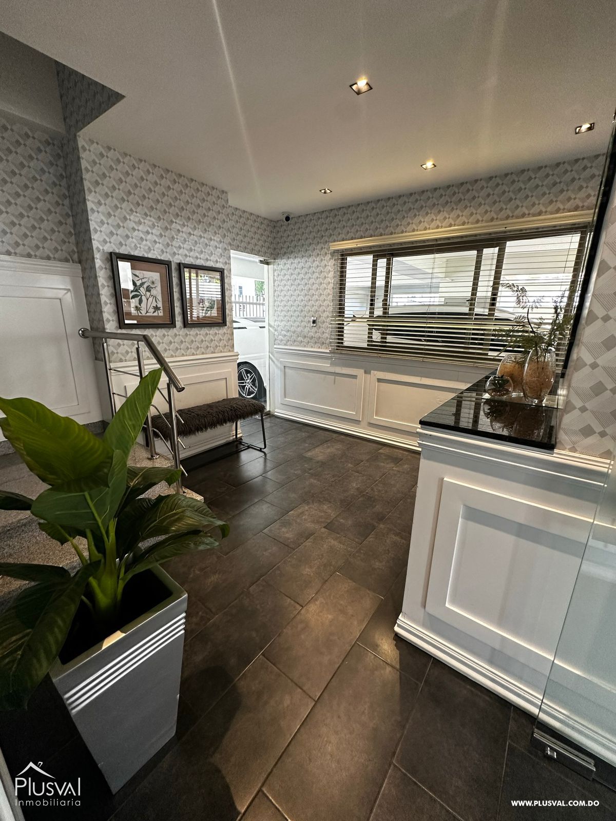 Residencia de lujo en Evaristo Morales. Amplio, privado y estratégicamente ubicado. 319247