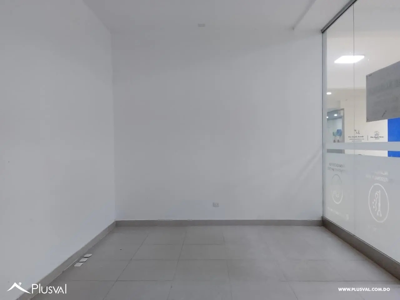 SE RENTA LOCAL COMERCIAL EN BELLA TERRA MALL 479171