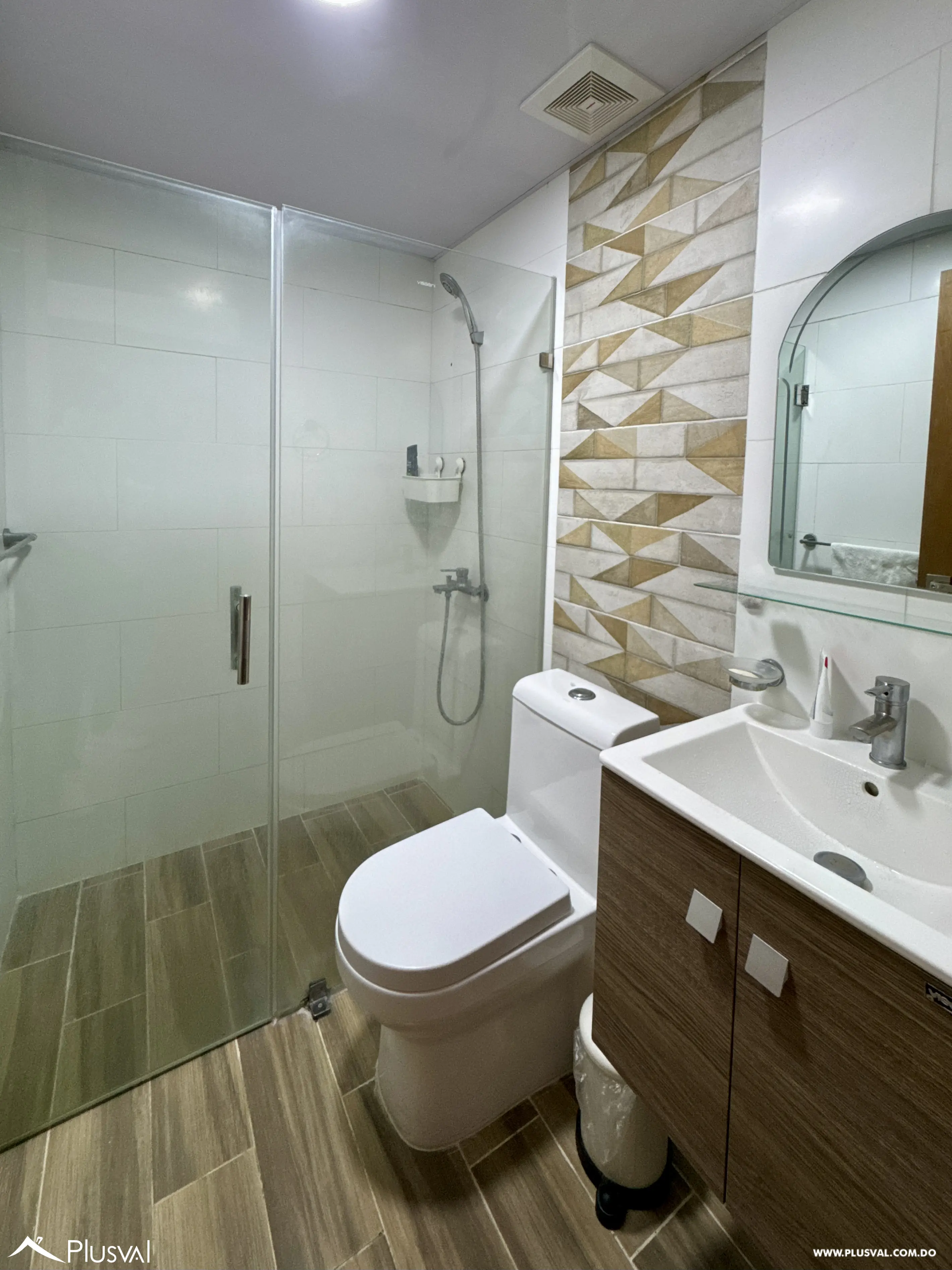 Alquilo apartamento de tres habitaciones en Renacimiento. 484137