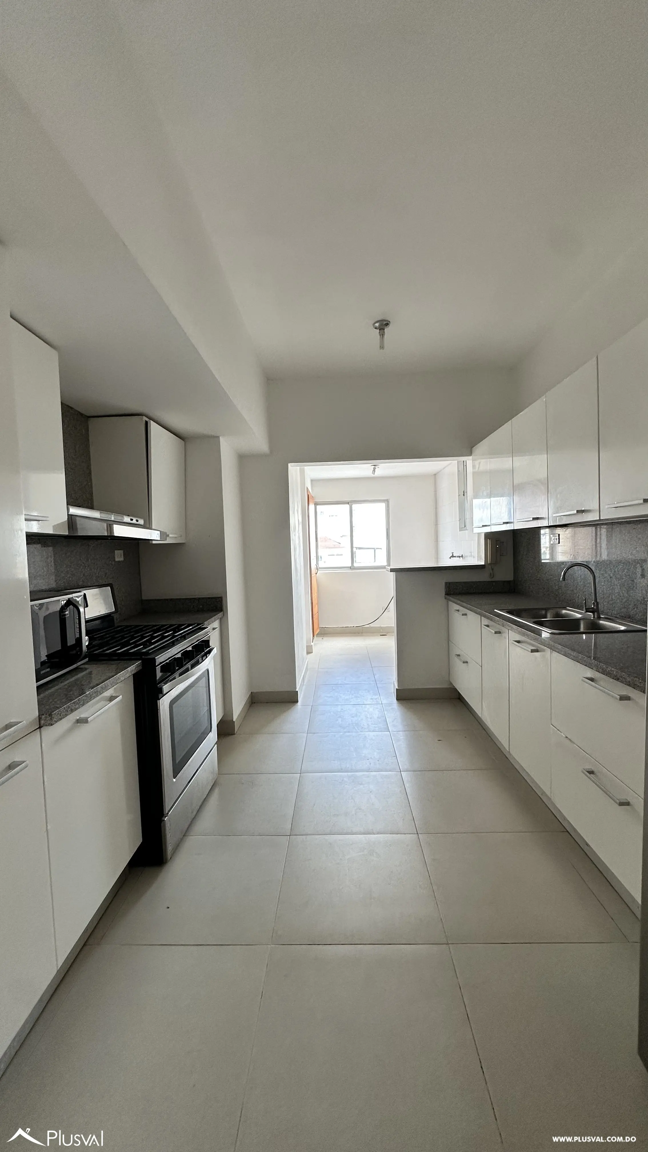 Apartamento en venta de 3 habitaciones con vista al mar en Avenida Enriquillo, piso alto y 3 parqueos 499604