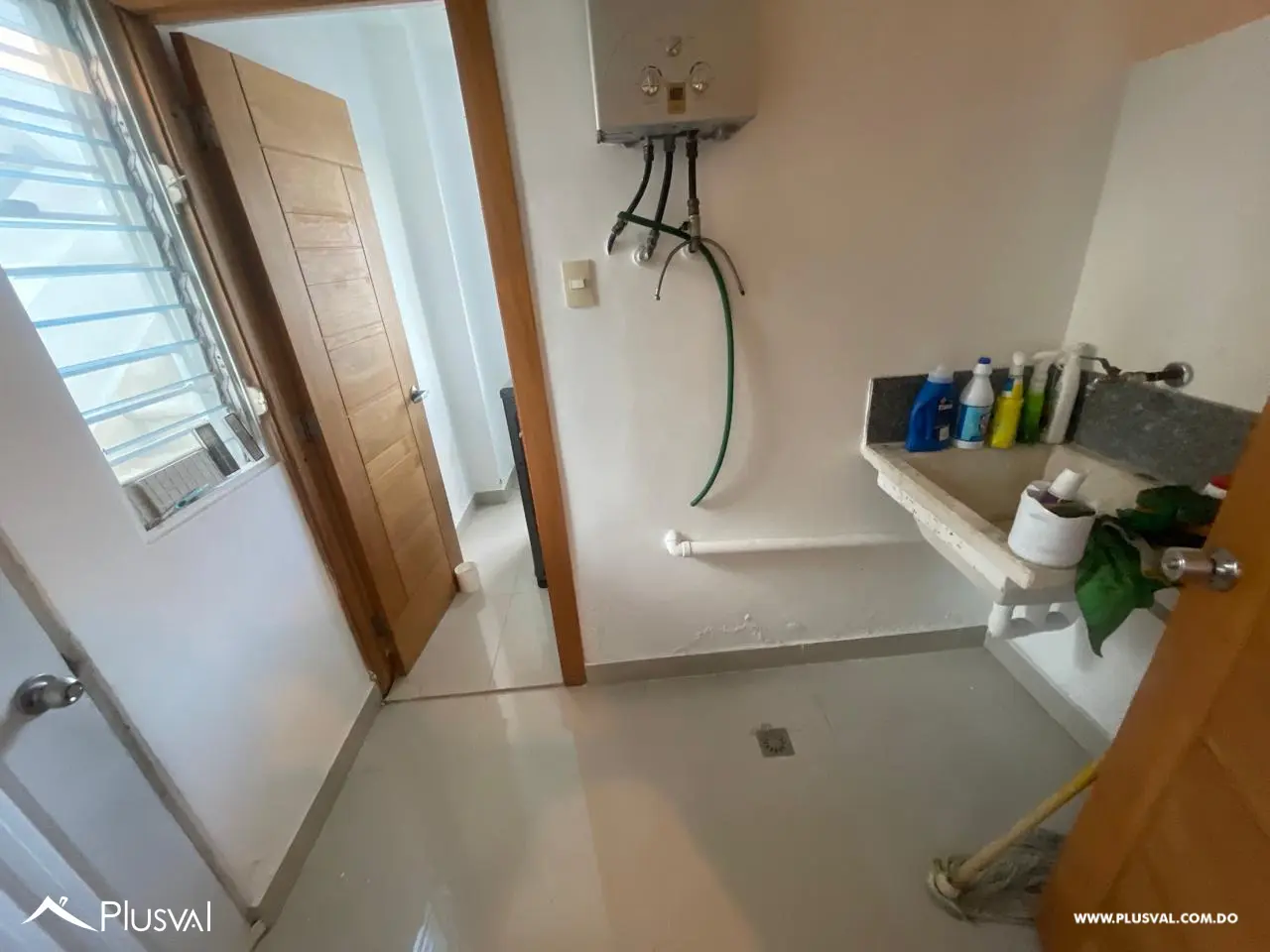 Hermoso apartamento en venta en Evaristo Morales 483002