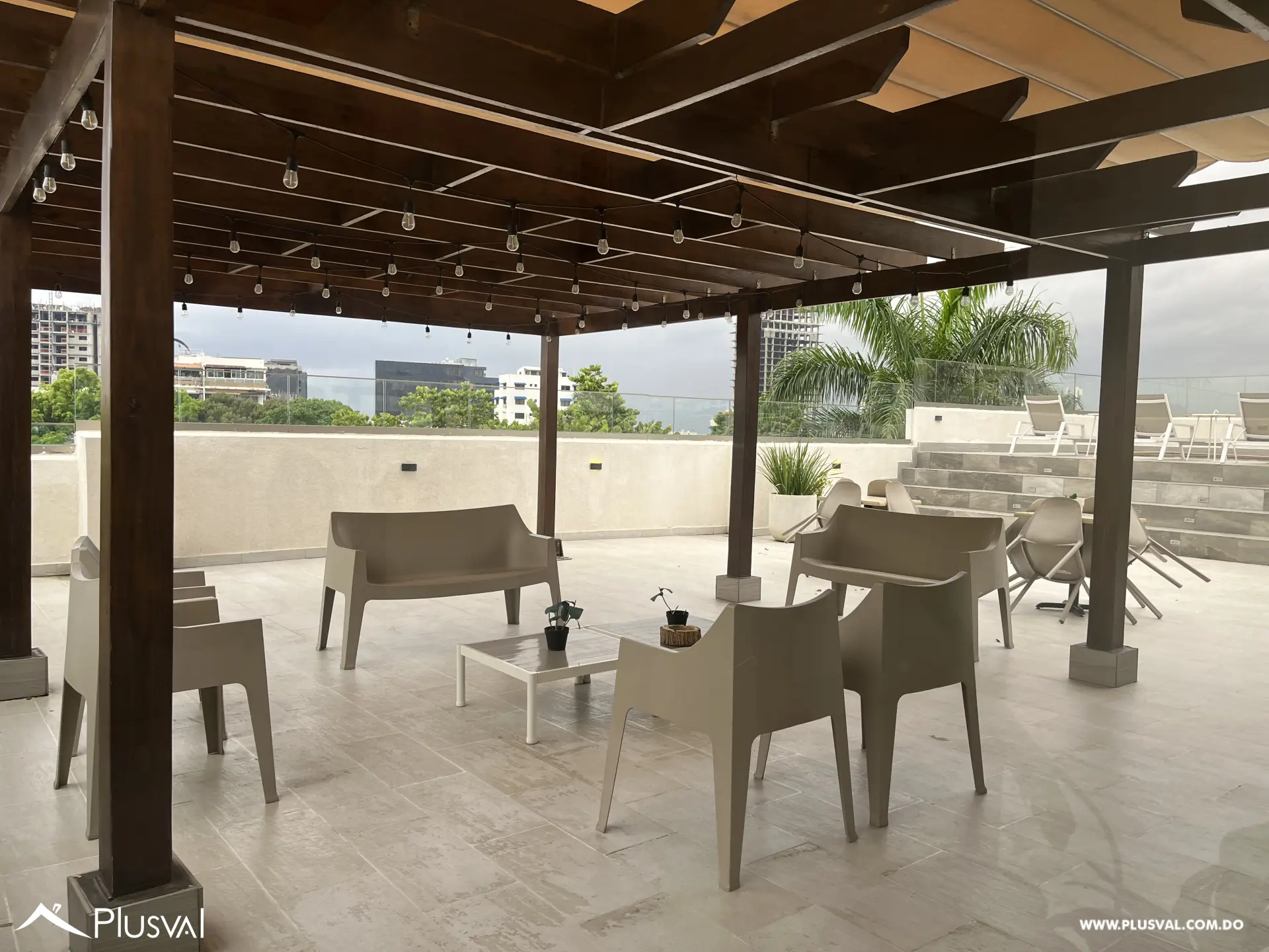 Terraza rooftop con piscina en alquiler en Gazcue 468491
