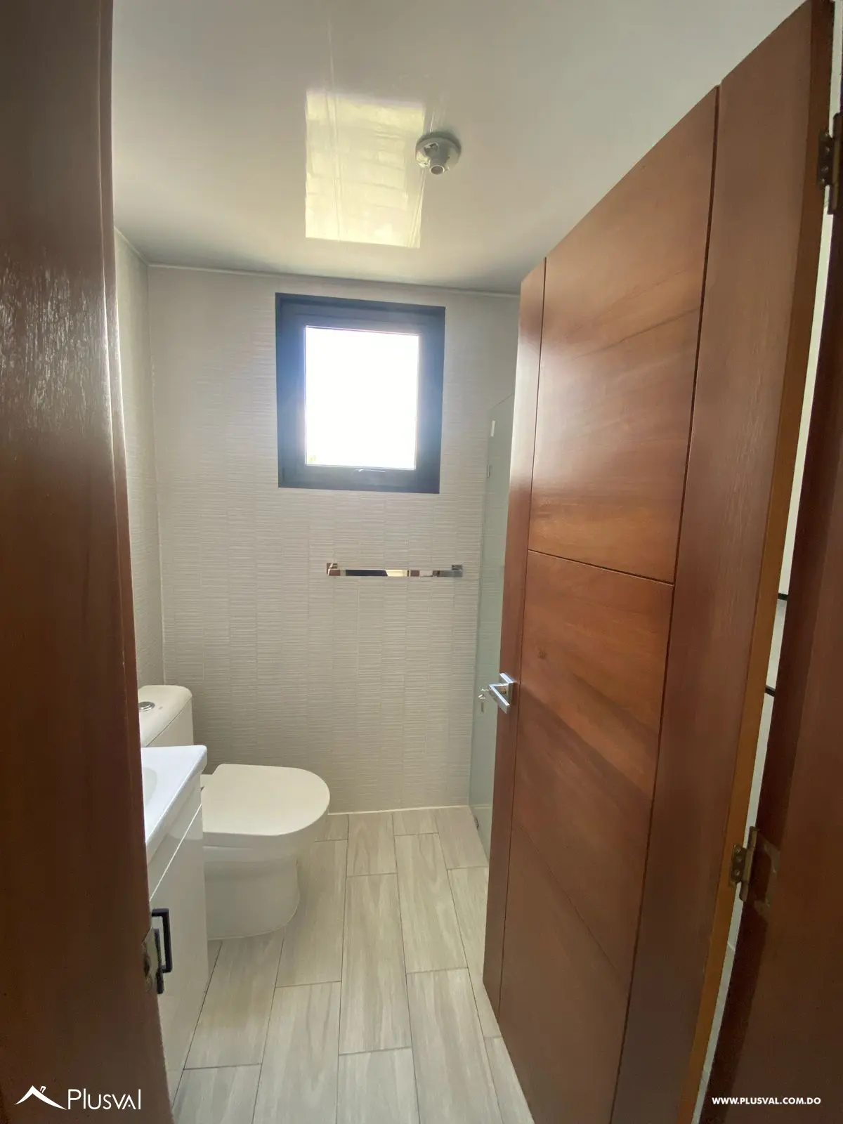 Moderno apartamento en cuarto nivel excelente iluminación natural y acceso a piscina en la Barranquita 465533