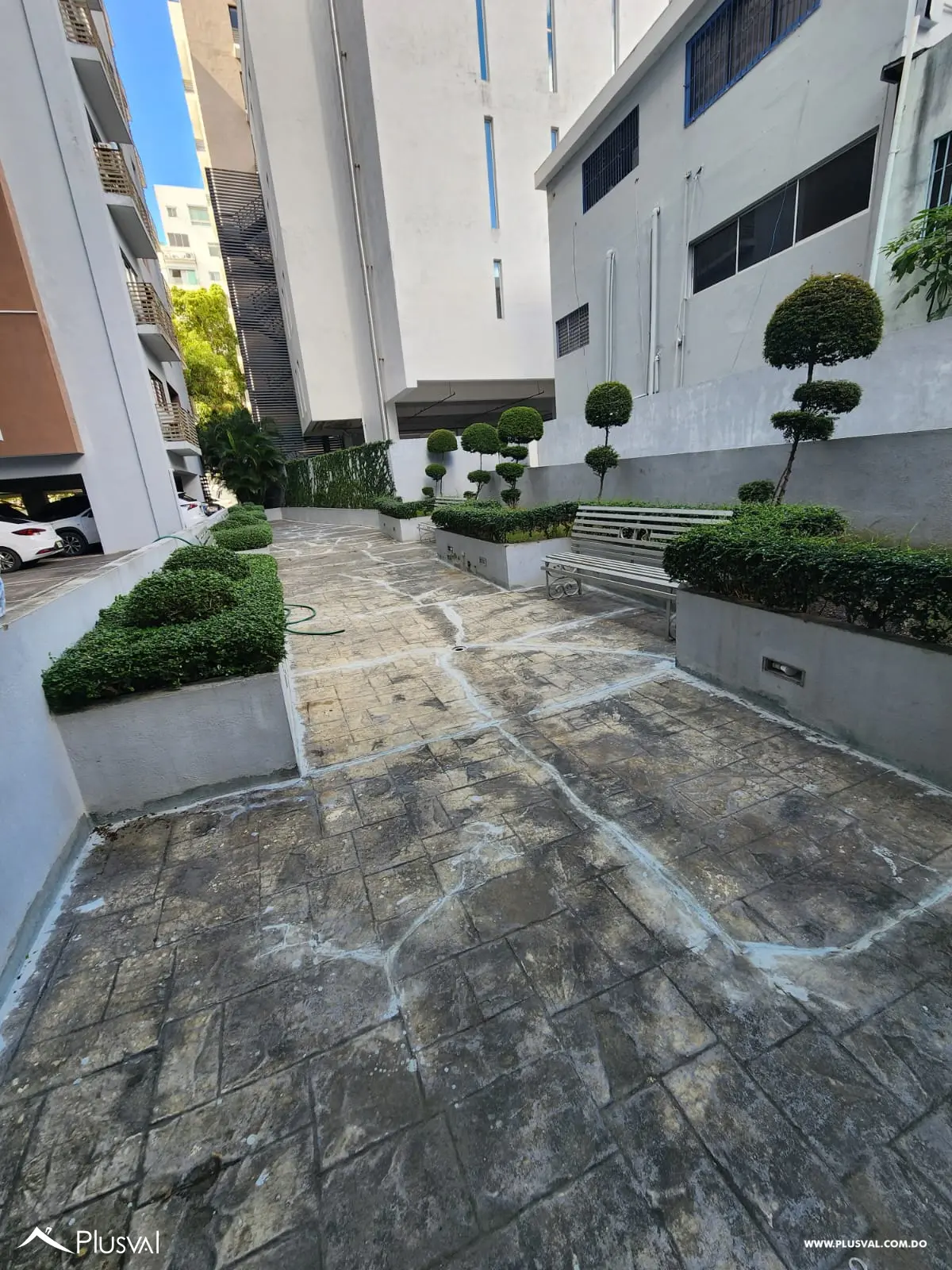 Apartamento de 3 habitaciones en  Evaristo Morales 480446