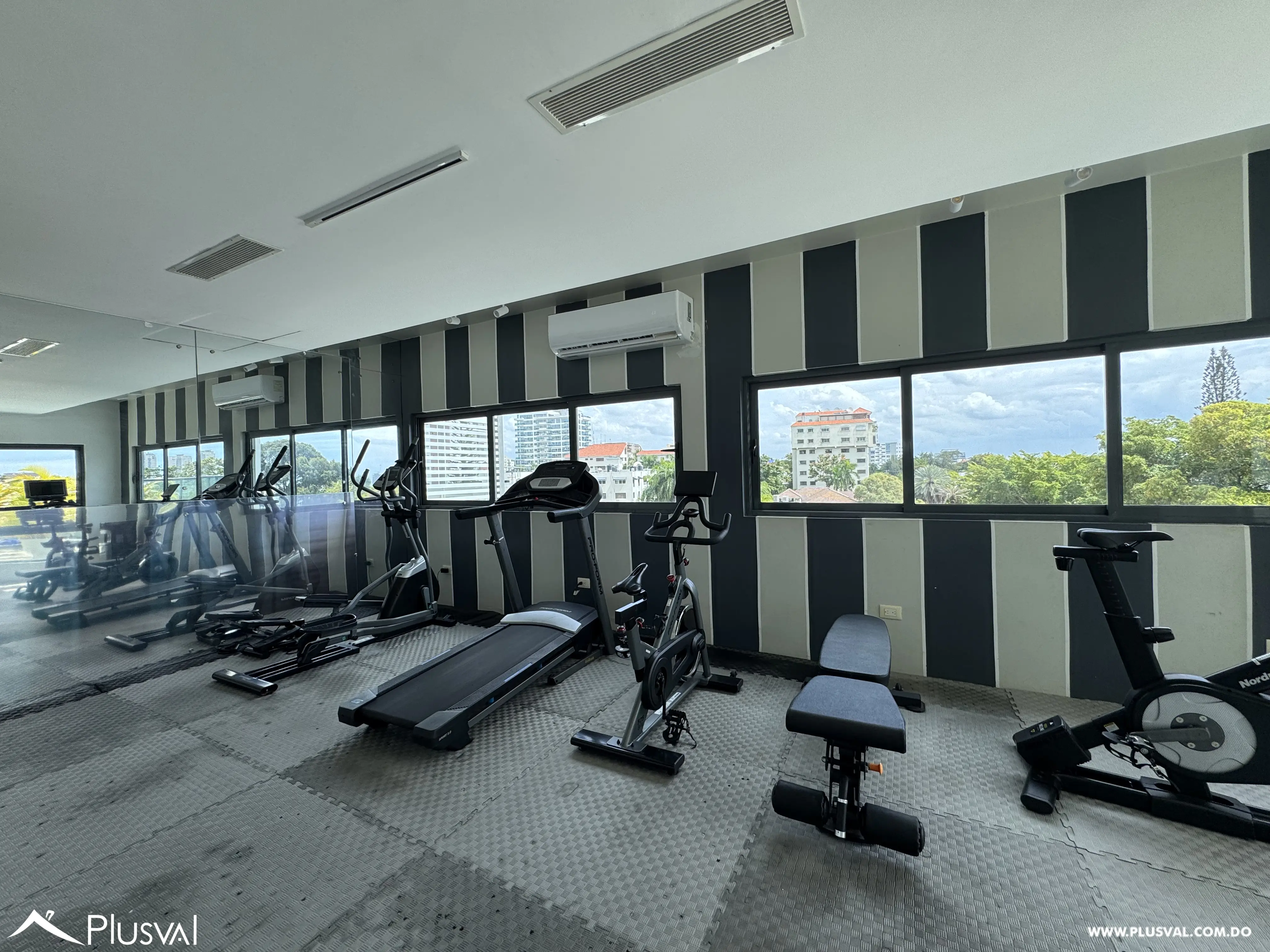 Vendo Maravilloso y Amplio Apartamento con Vista Mar en La Esperilla 490696