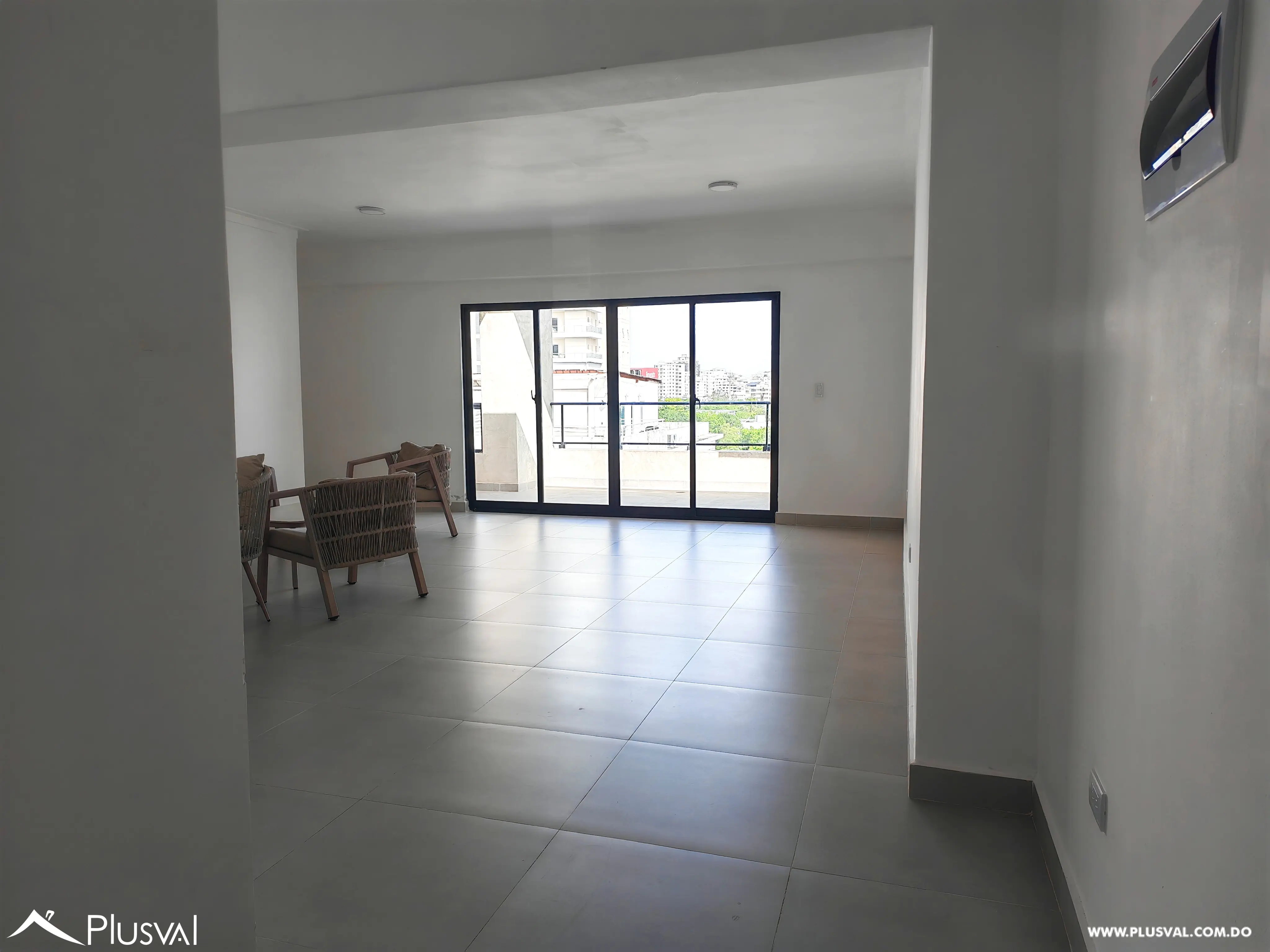 Apartamento con terraza en venta en el Vergel 527011