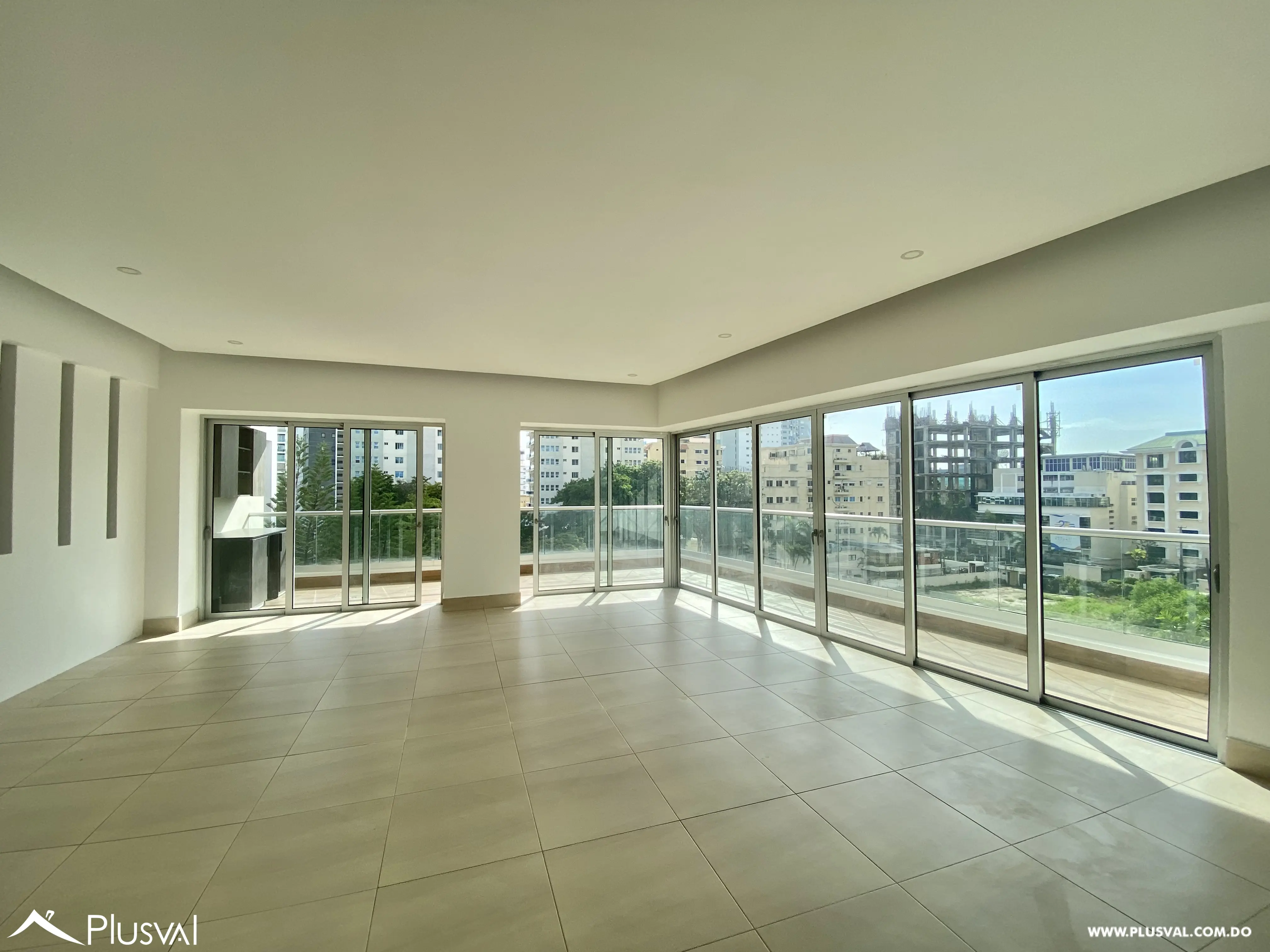 Alquilo Excelente y Amplio Apartamento en Zona Exclusiva en  La Esperilla 467466