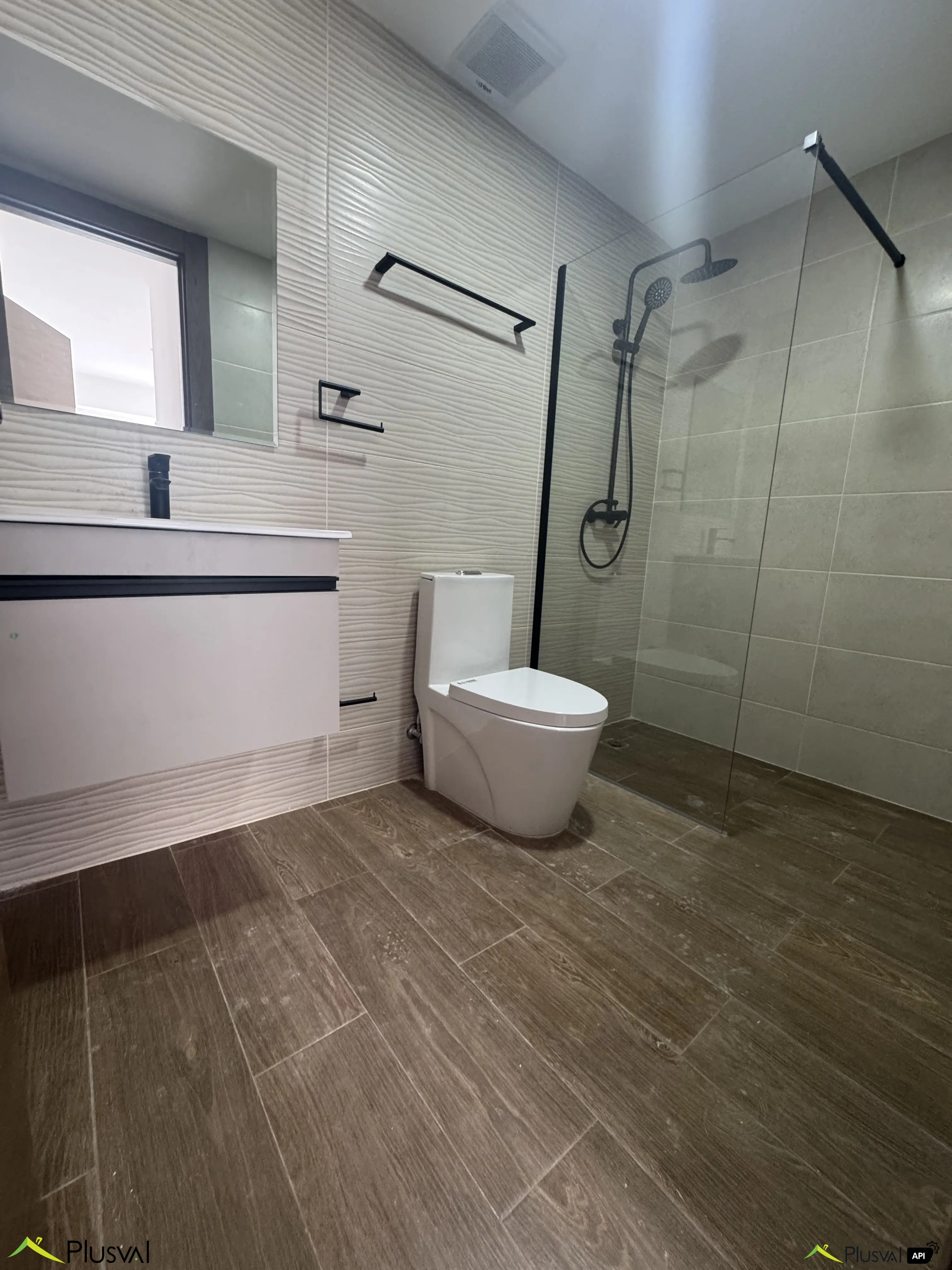 Venta de apartamento  de 3 habitaciones y estudio en Evaristo Morales 451374