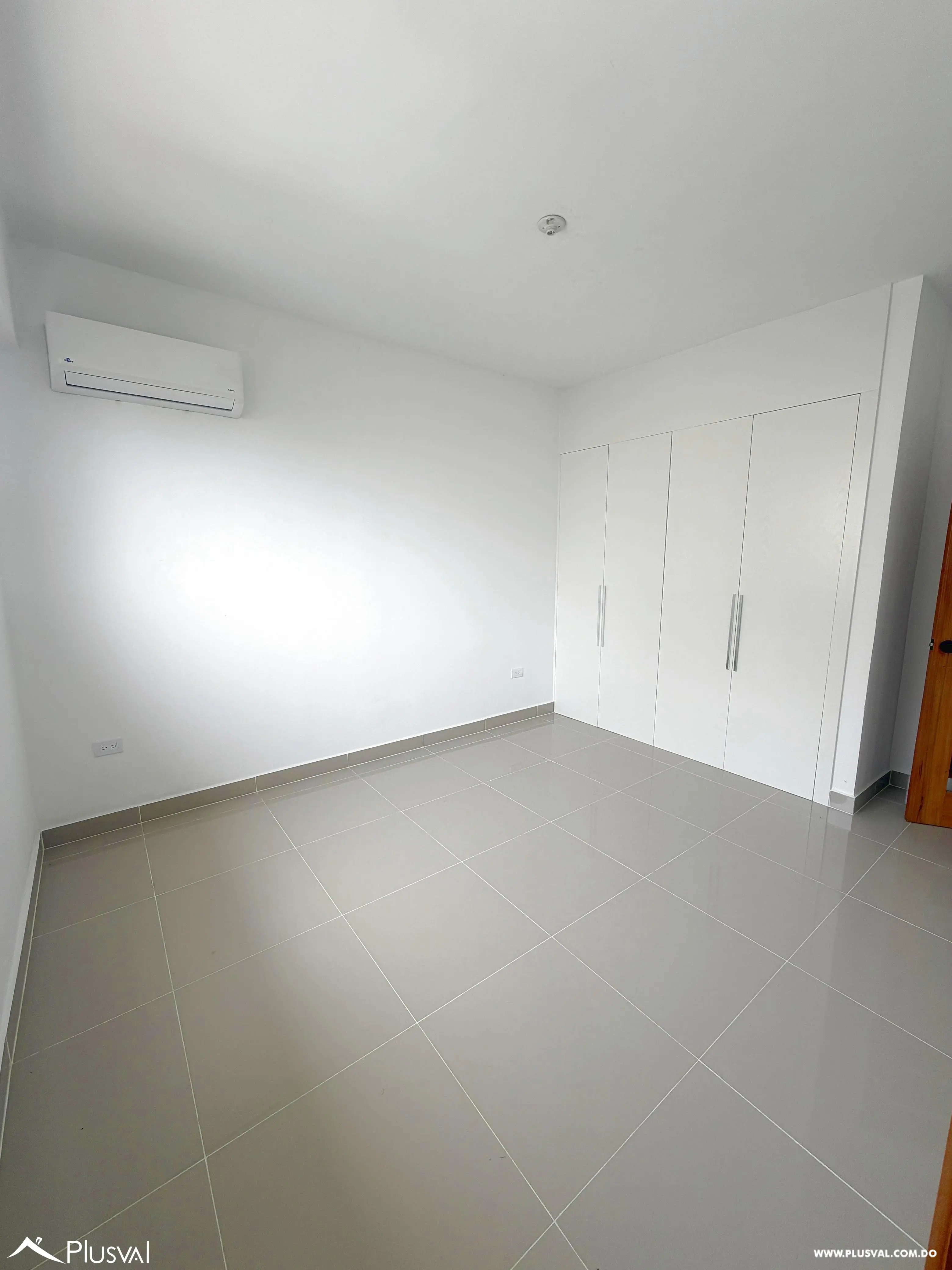 Apartamento en alquiler nuevo a estrenar de 2 habitaciones y 2 parqueos 512241