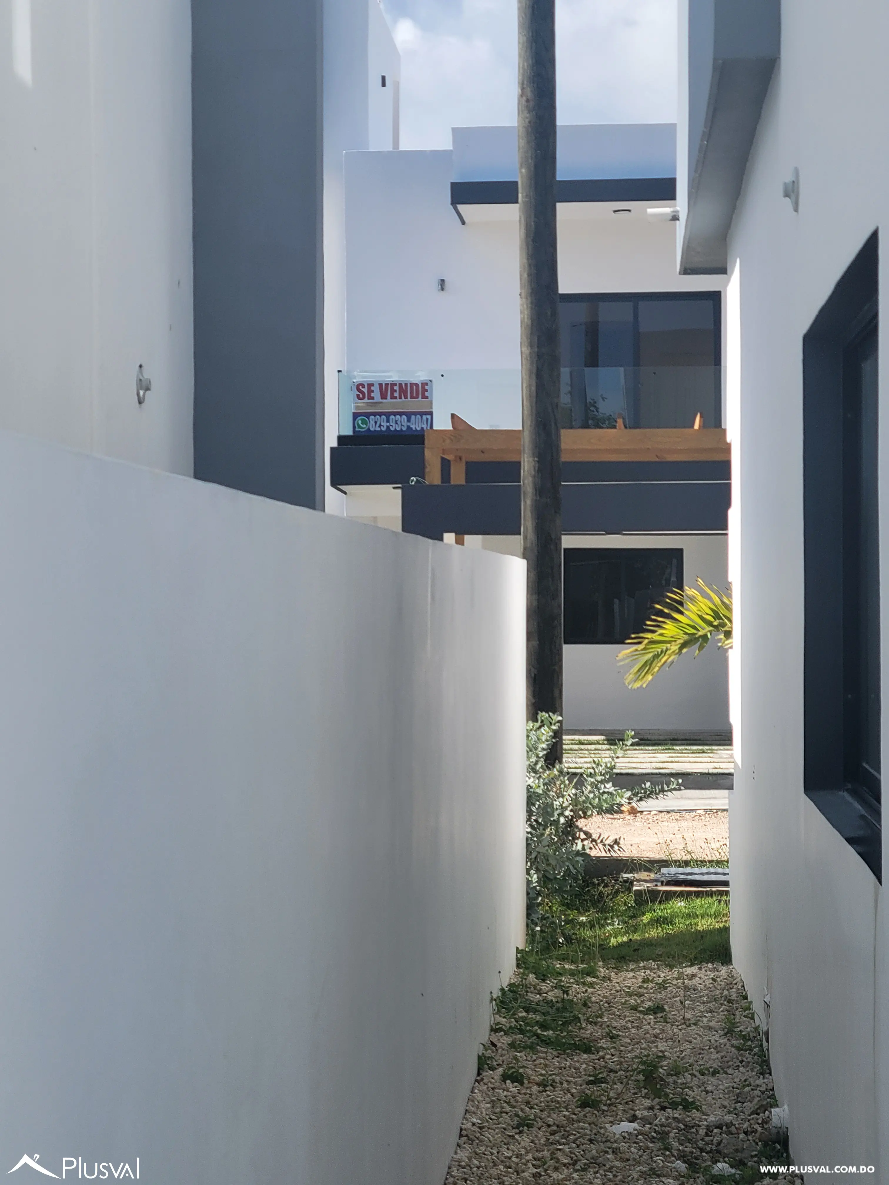 AMPLIA VILLA DE 3 HABITACIONES CON PISCINA Y PATIO EN SECTOR DEL DOWTOWN PUNTA CANA 499560