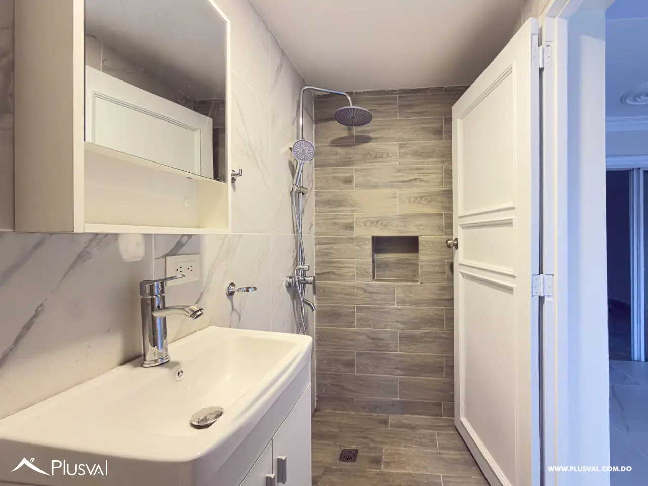 Apartamento en Alquiler con Terraza Privada Techada en Naco 510289
