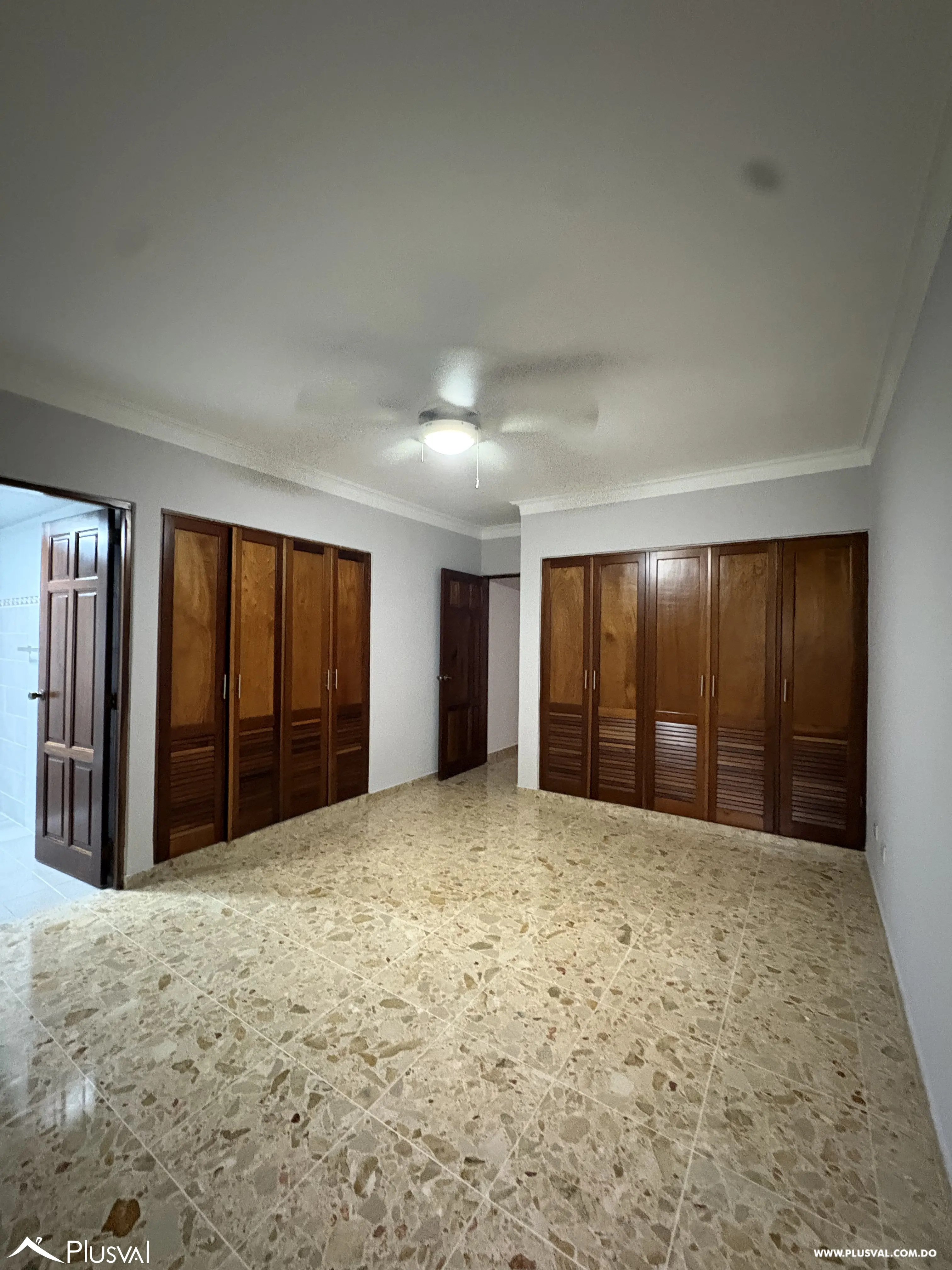 Apartamento en Alquiler en el Naco, Clásico, amplio y muy bien cuidado 507595
