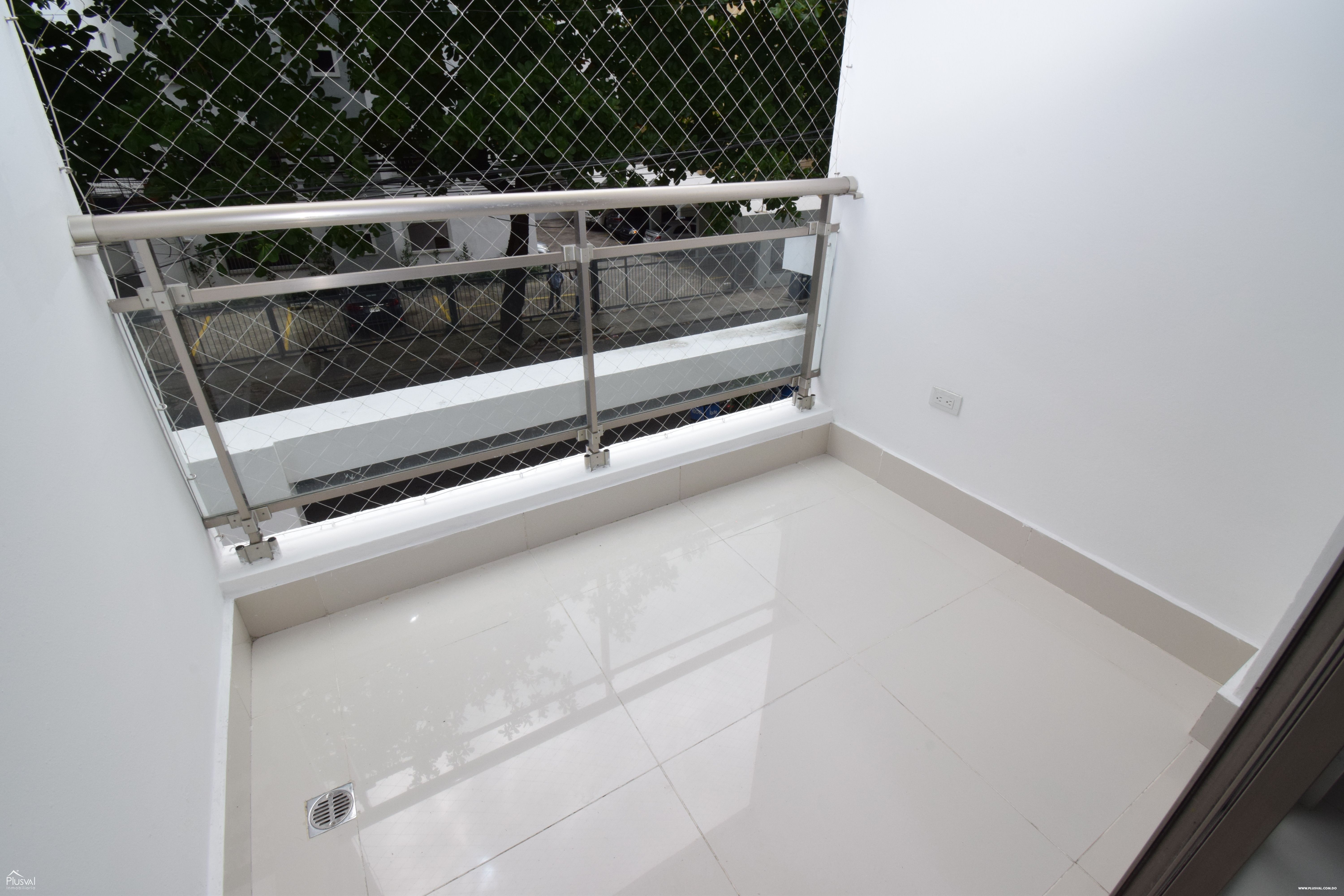 Amplio apartamento en alquiler vacio en Naco 214184