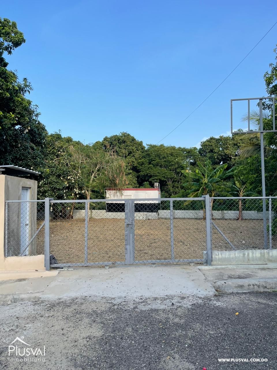 Terreno más contenedor habilitado - Urb. Hernández - Santiago 291306