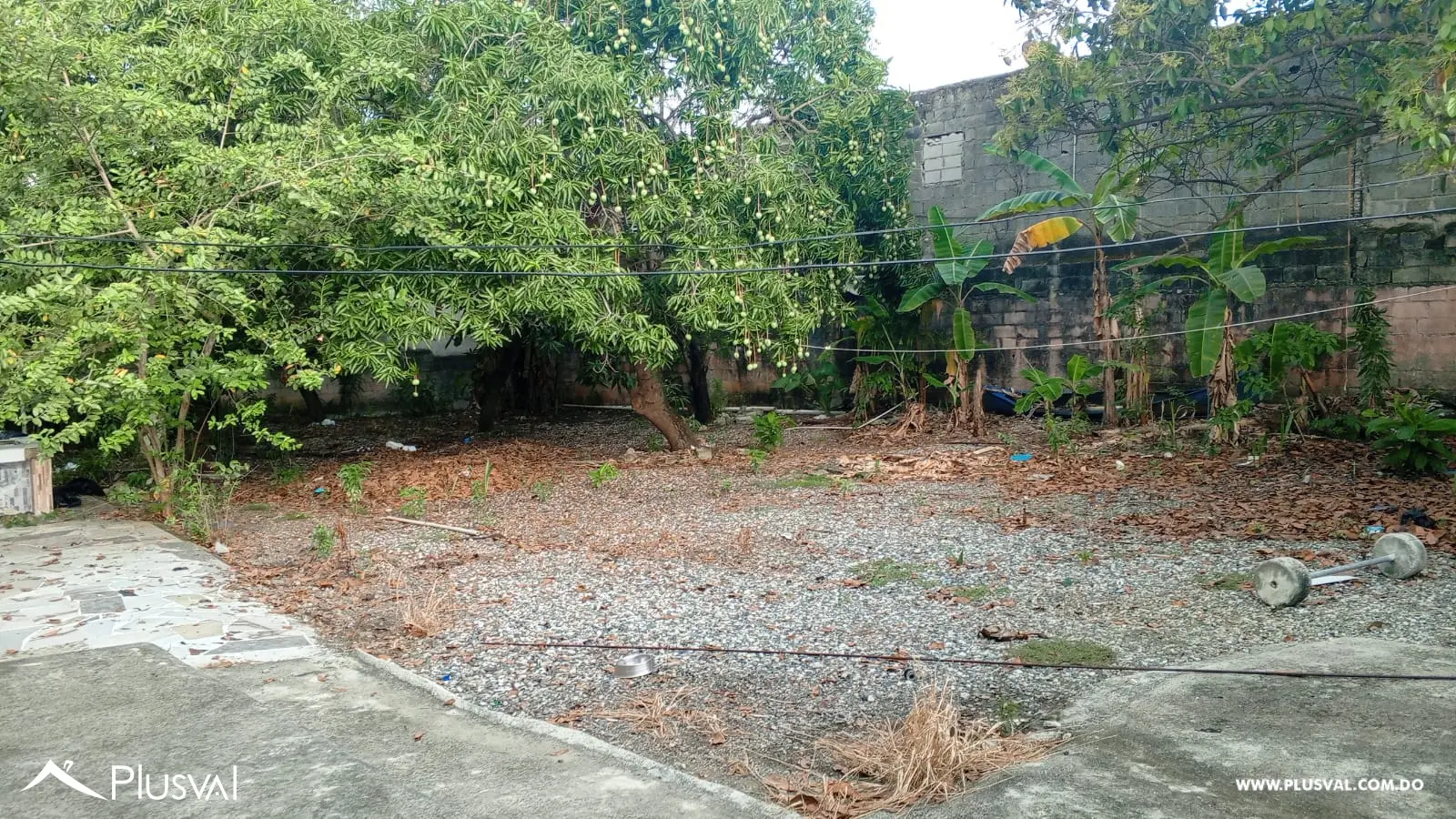 Casa con amplio terreno en Sol de Luz, ideal para uso comercial o desarrollo 499320