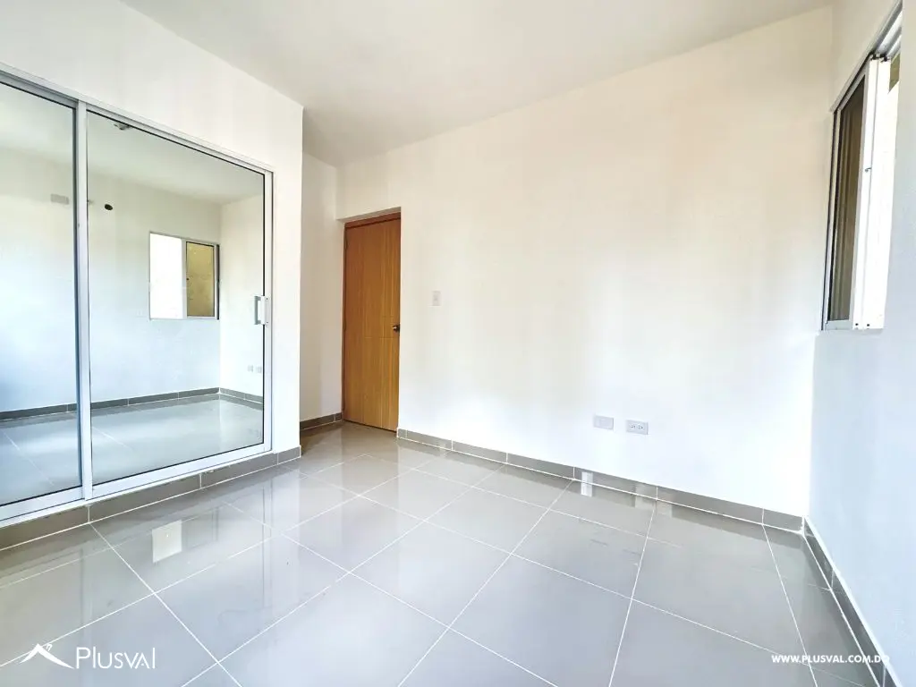 Apartamento en primer nivel, próximo al patio Colombia. 526027