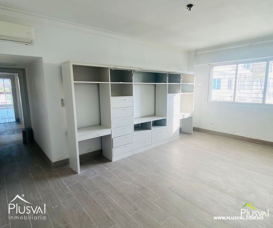 SE ALQUILA AMPLIO APARTAMENTO EN GAZCUE 246200