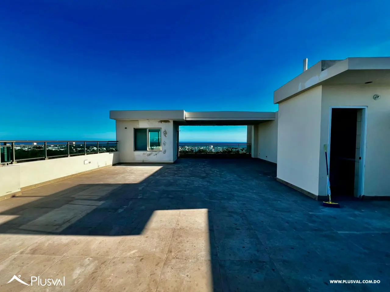 Penthouse en terminacion en venta, en el la exclusiva zona de Mirador Sur a solo pasos del parque 483815