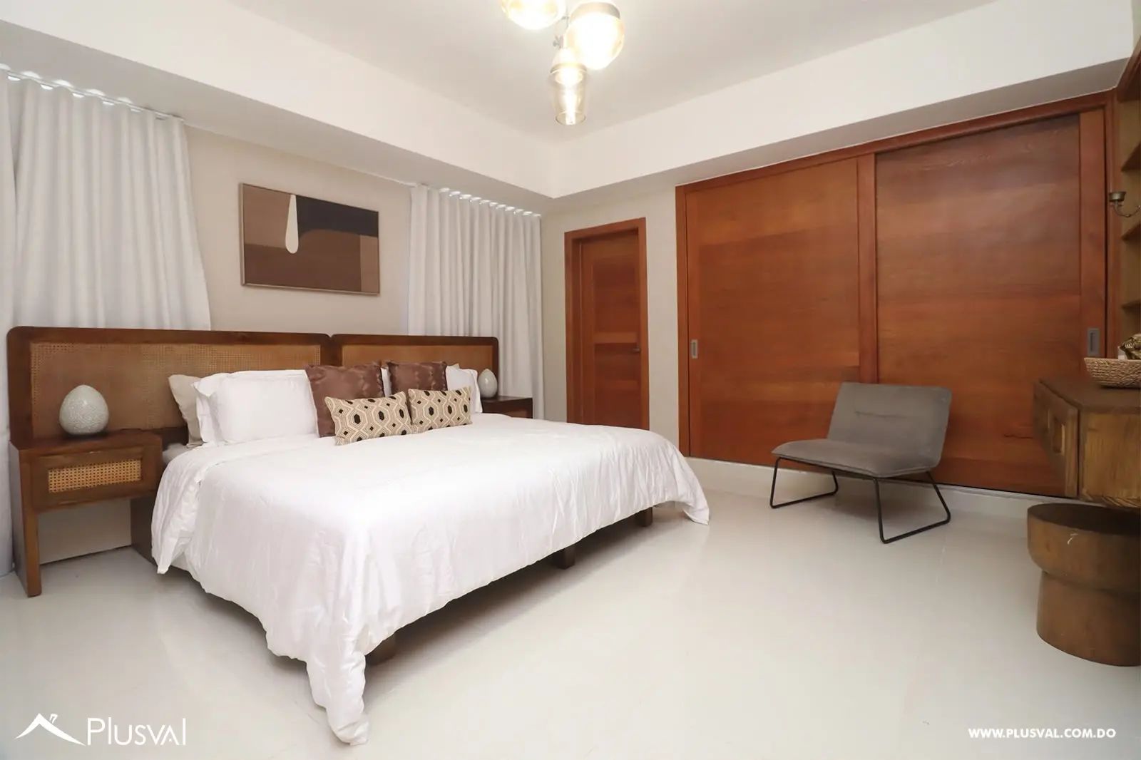 Venta de apartamento en moderna torre de Evaristo Morales 535862