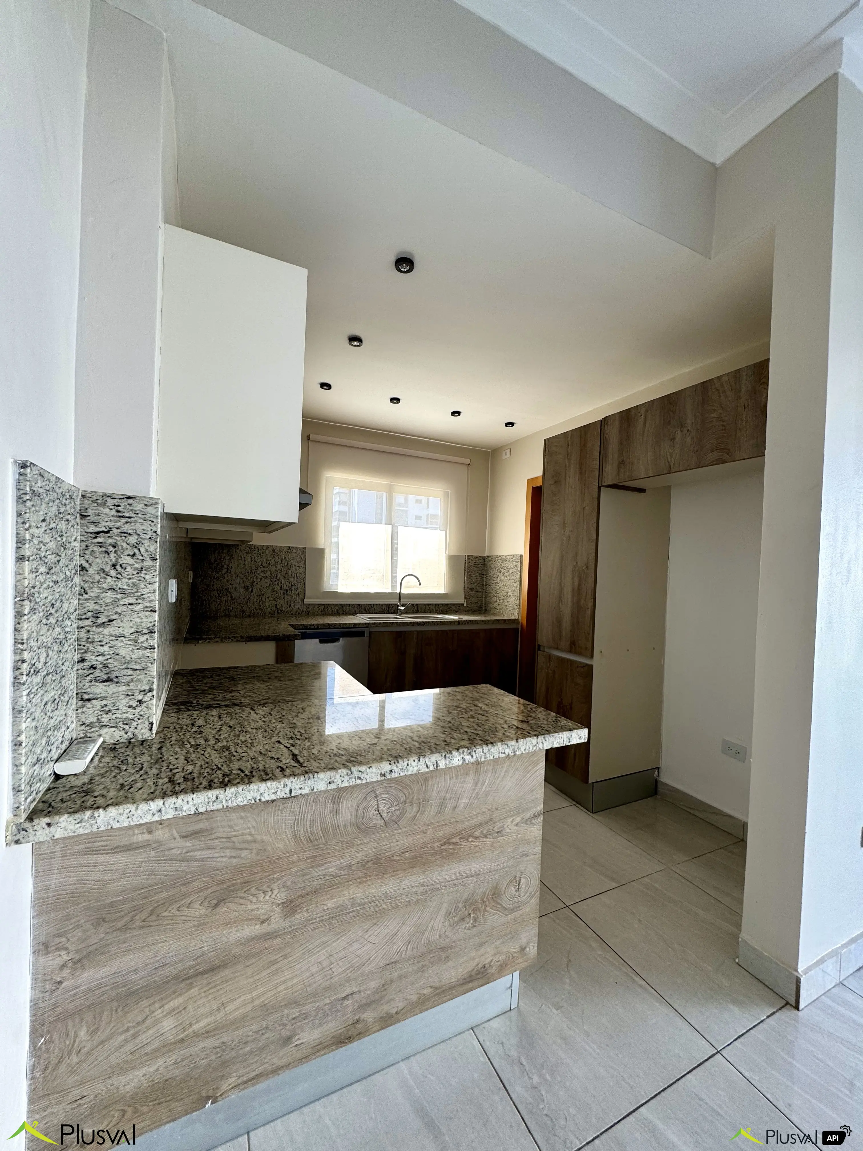 Amplio apartamento en Venta - Evaristo Morales 449982