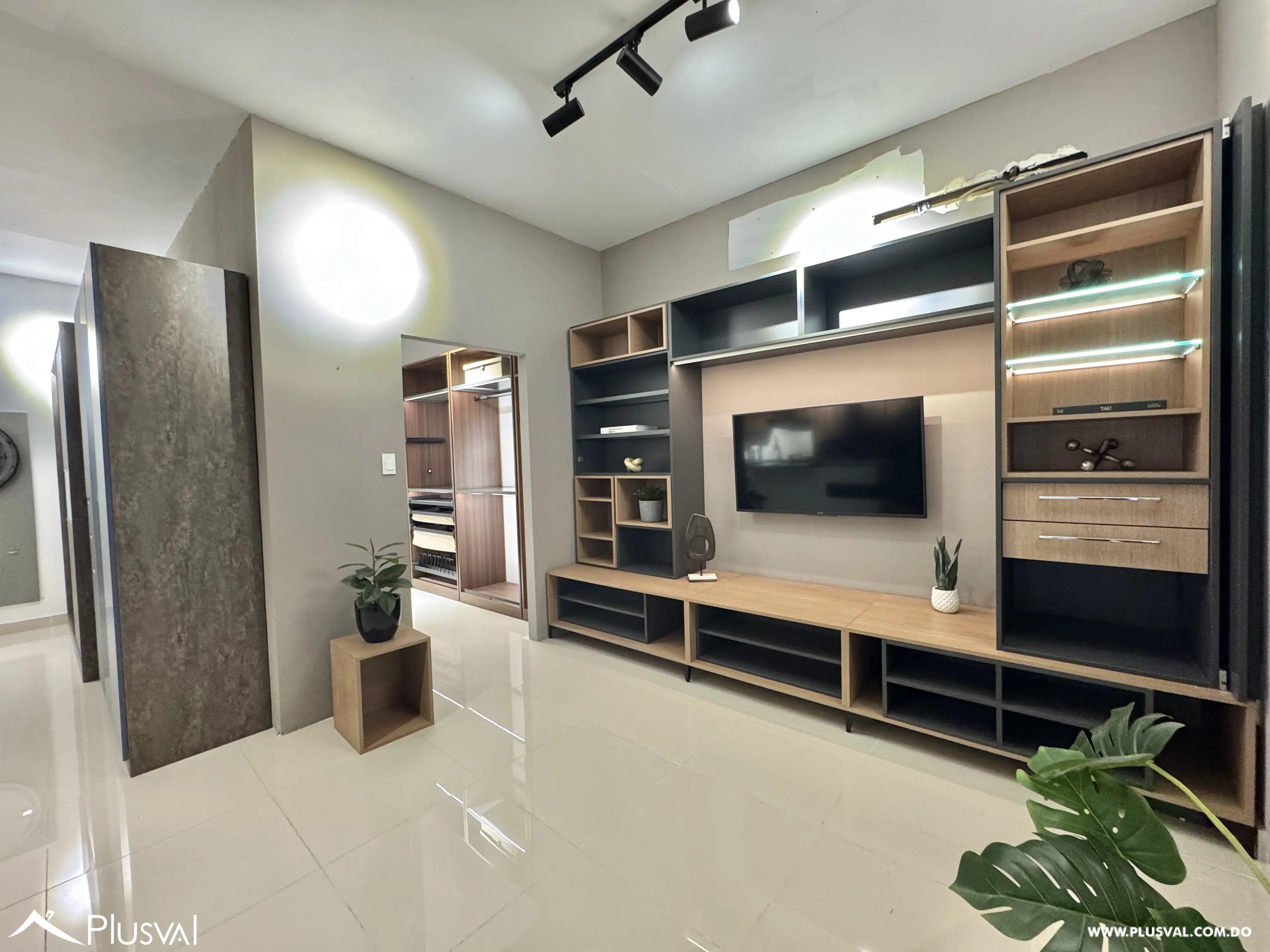 Alquilo Excelente Nave de 800 mt2 en La Zona Industrial de Herrera 482736