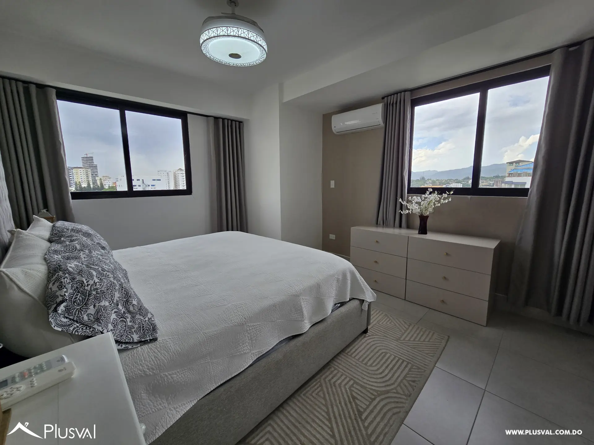 Apartamento moderno en Ribeira X con vistas panorámicas y amenidades exclusivas en La Esmeralda 517572
