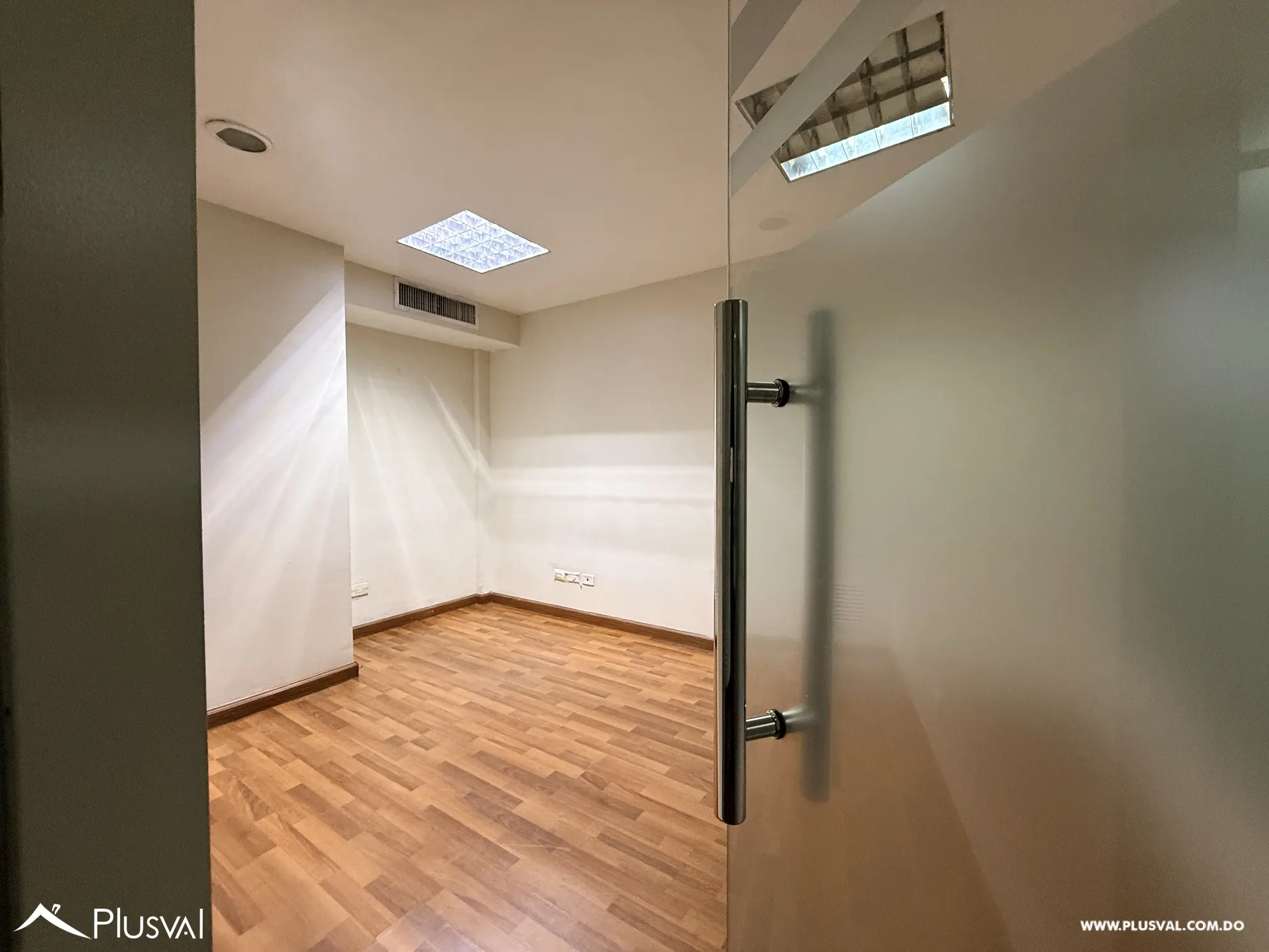 Alquiler de Local de Oficinas en Piantini - 150mts2 y 300 Parqueos 503565