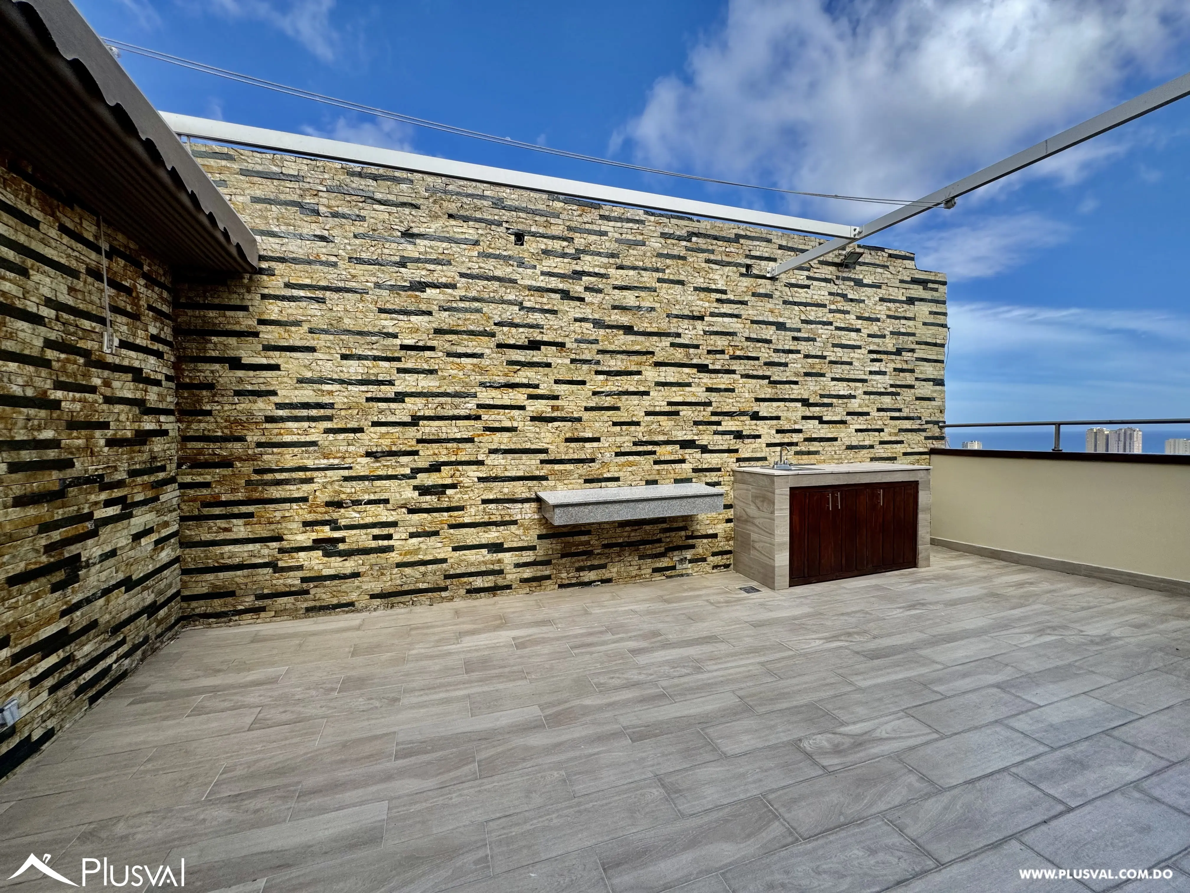 Vendo Amplio y Maravilloso Pent House en una de las Zonas mas Exclusivas de La Esperilla 490617