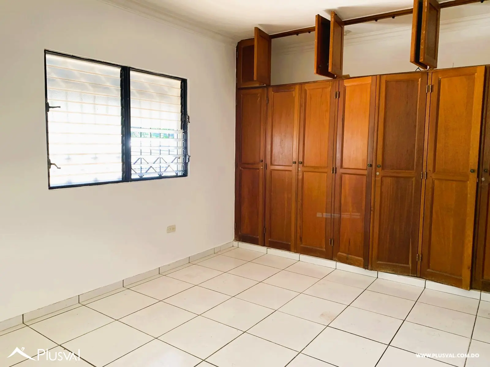 Apartamento con terraza en venta, Evaristo Morales de 3 habitaciones 467927