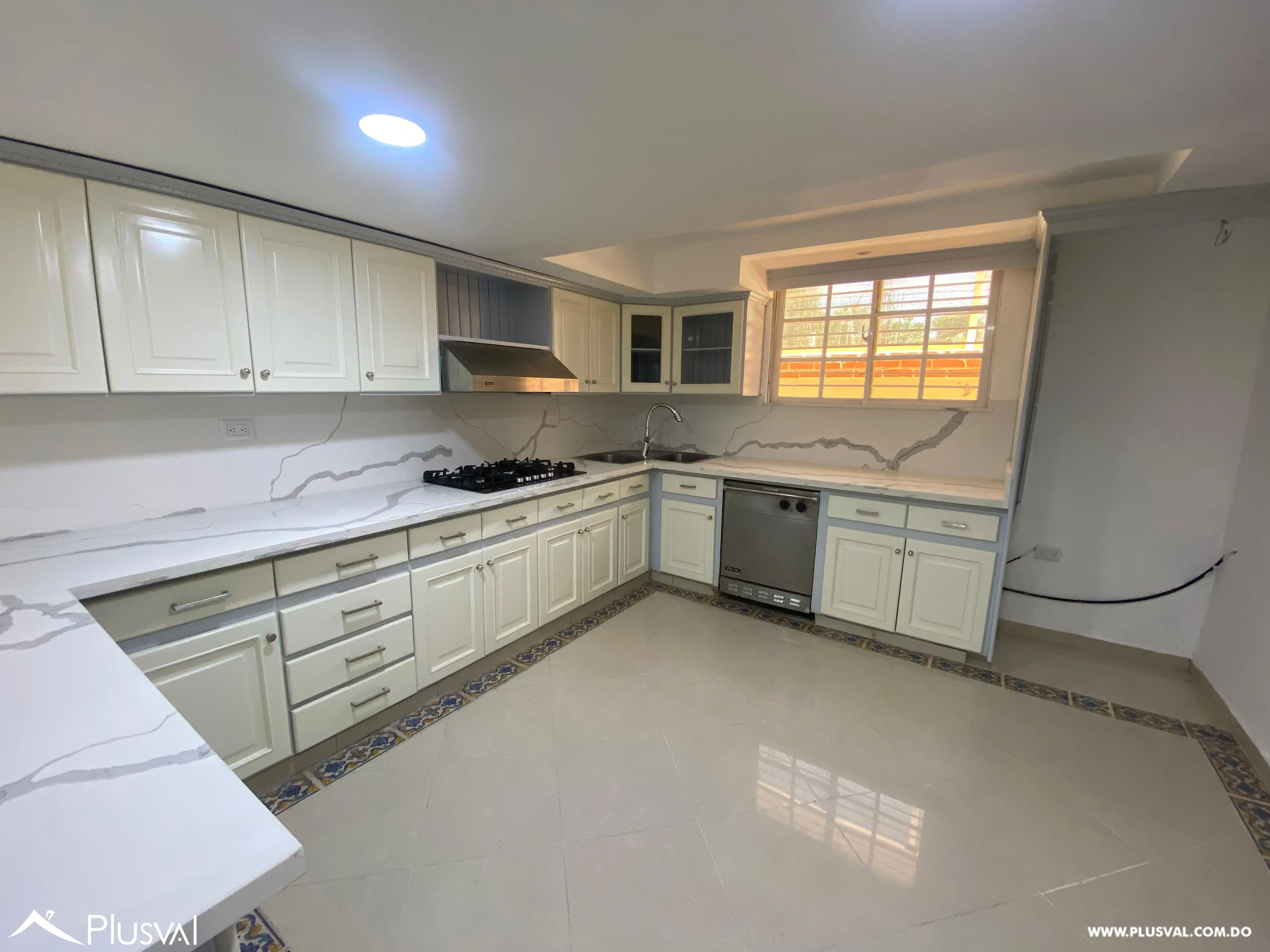 Amplia Casa en Venta ubicada en Los Cerros de Gurabo 464203