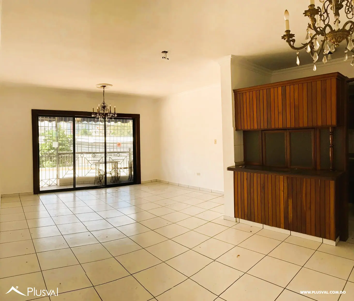 Apartamento con terraza en venta, Evaristo Morales de 3 habitaciones 467918
