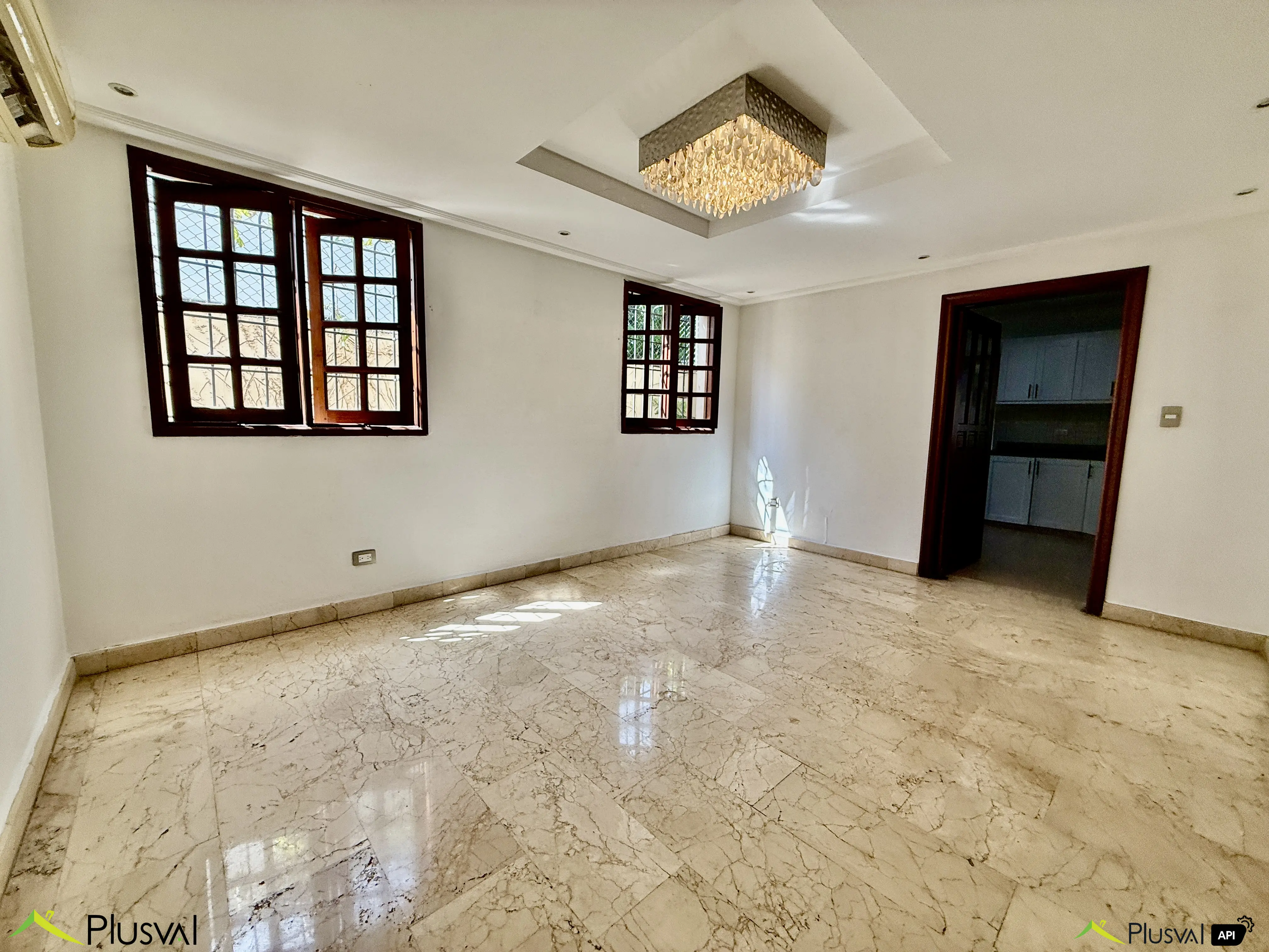 Casa Moderna en Alquiler en Bella Vista – 650 m² de Construcción y 1,475 m² de Solar 450164