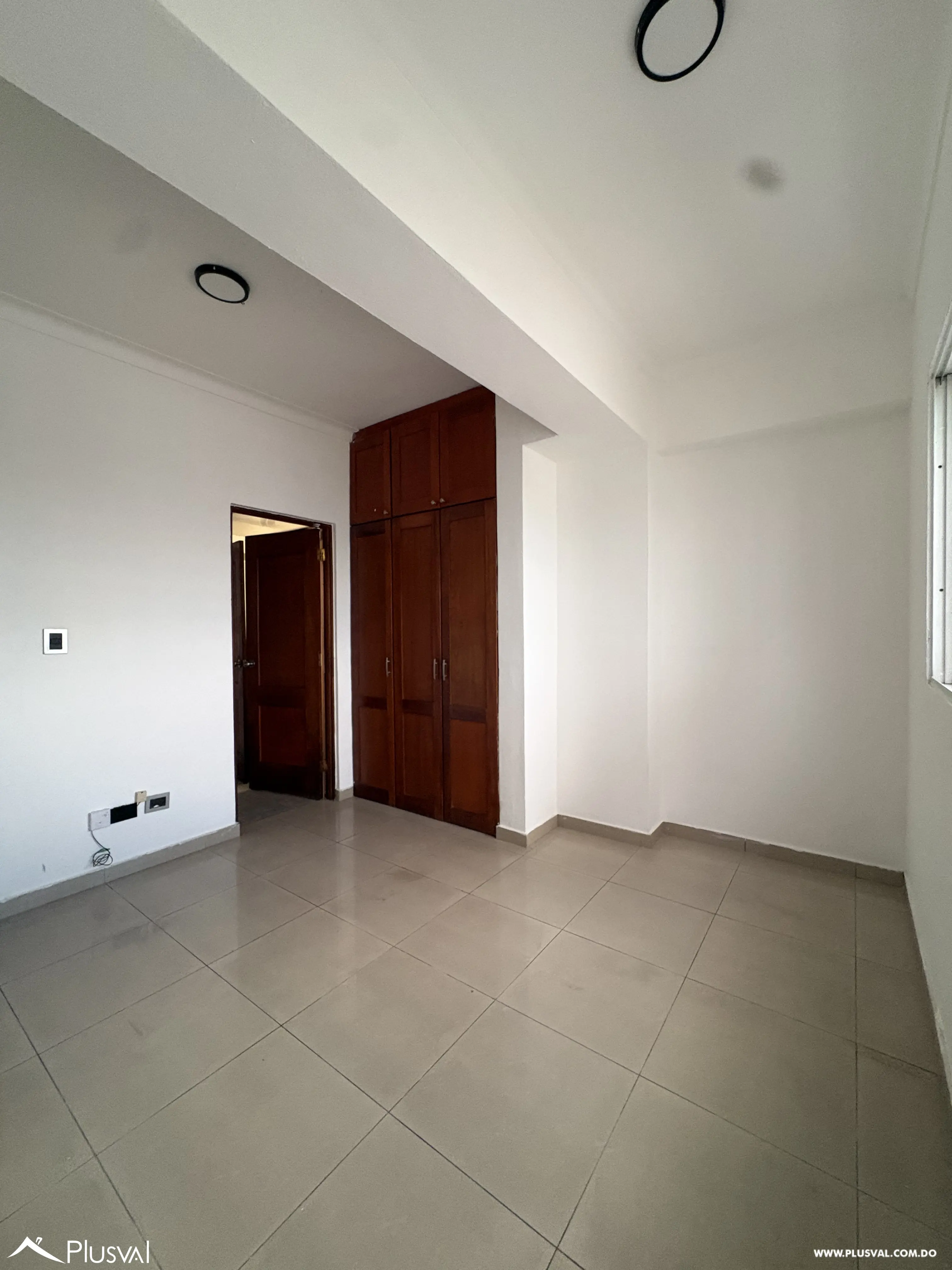 Cómodo apartamento en venta en Evaristo Morales. 532436
