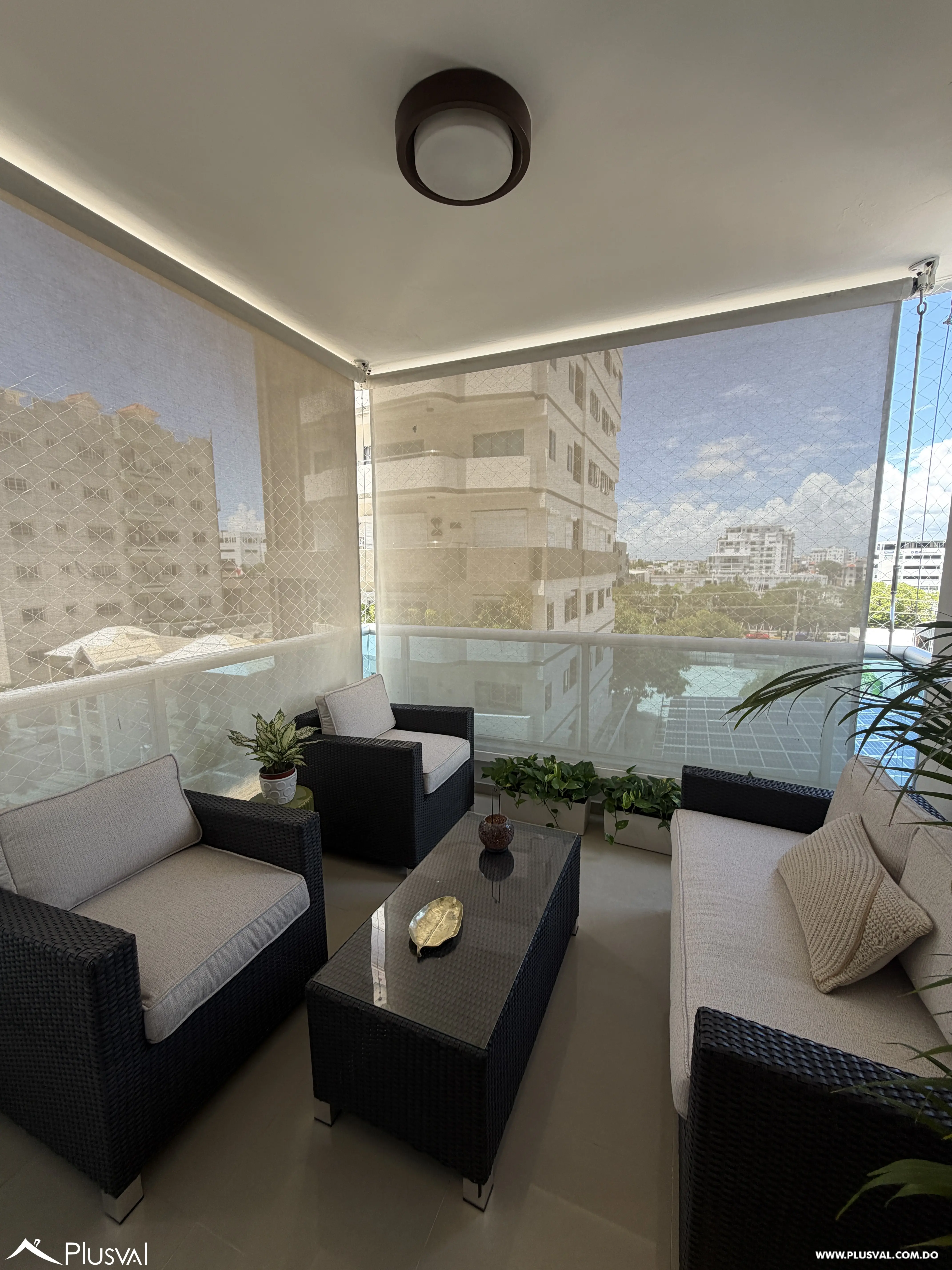 Apartamento en alquiler de 2 habitaciones mas estudio Amueblado en Piantini 520637