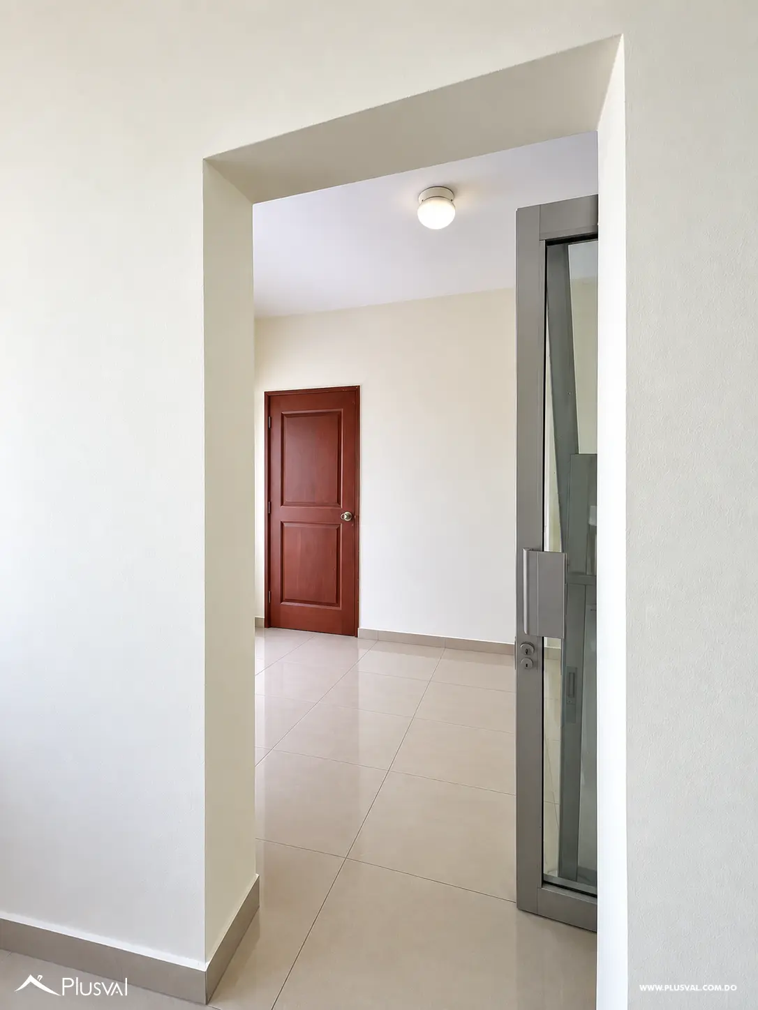 Alquilo Excelente Local Comercial en 1er Nivel en el Vergel 525059